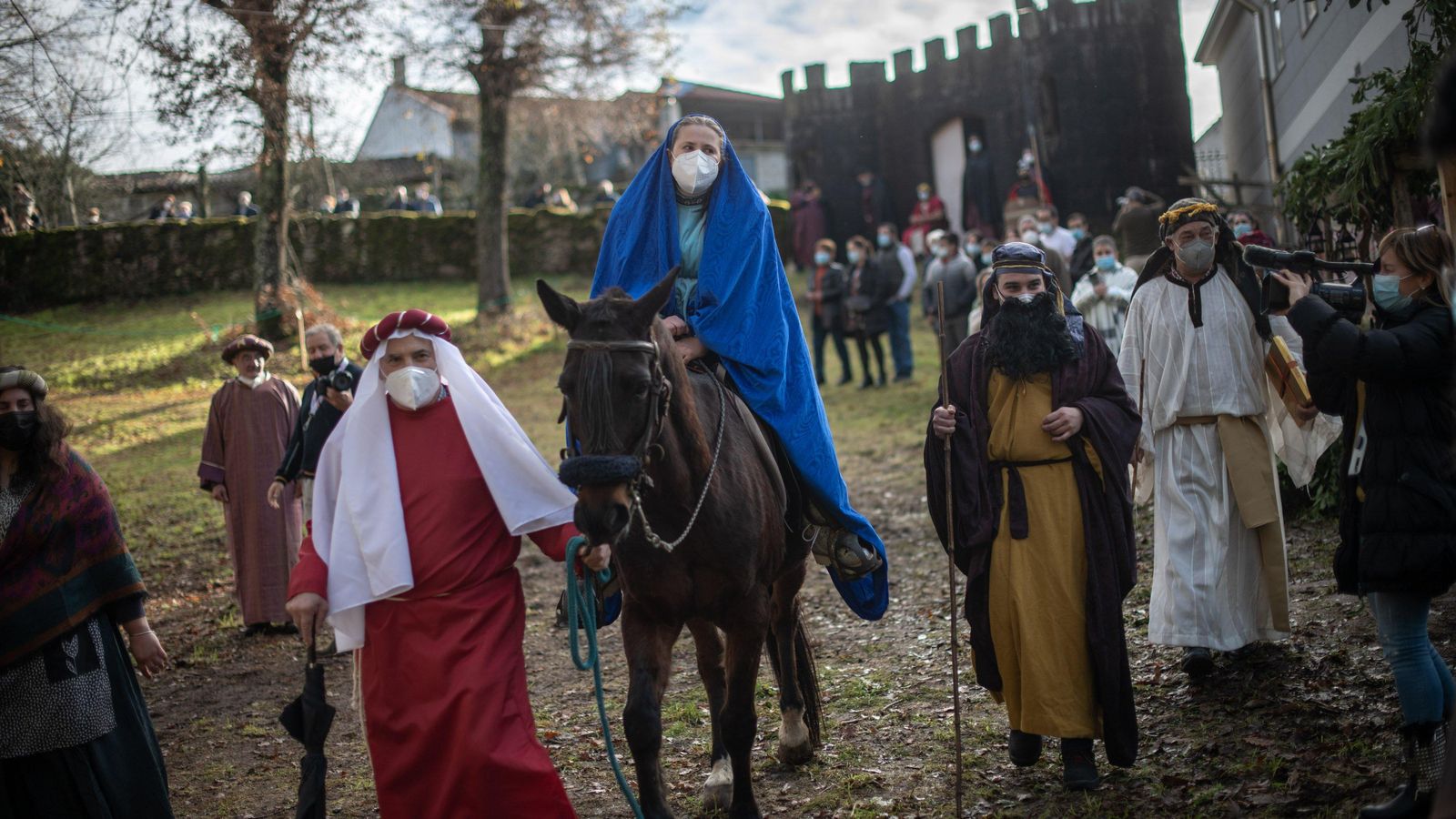 MASIDE (DACÓN). 25/12/2021. OURENSE. Representación do tradicional belén vivinte, na súa XXXIV edición, con misa posterior. FOTO: ÓSCAR PINAL 