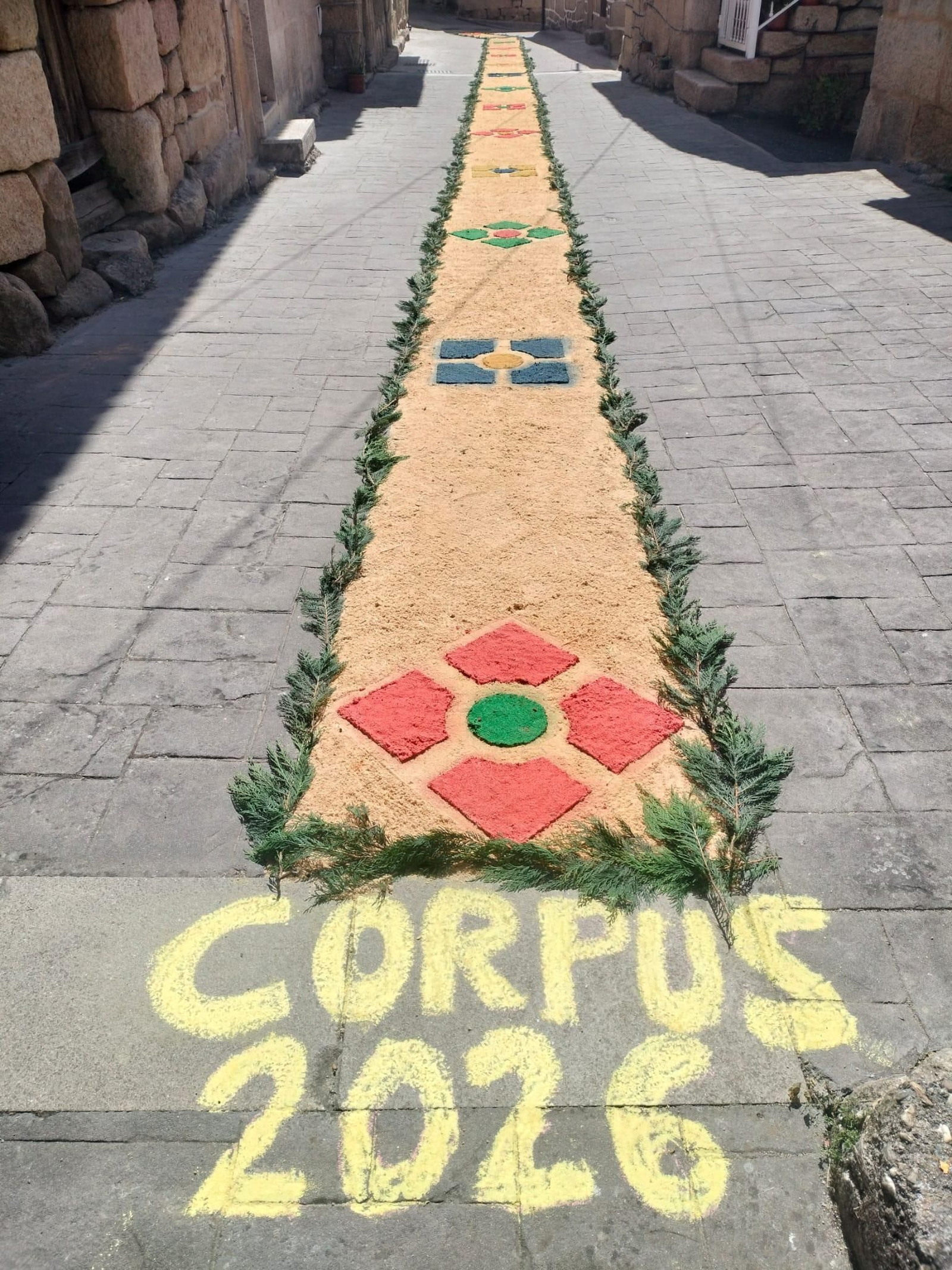 Alfombra floral por el Corpus Christi en Oimbra.