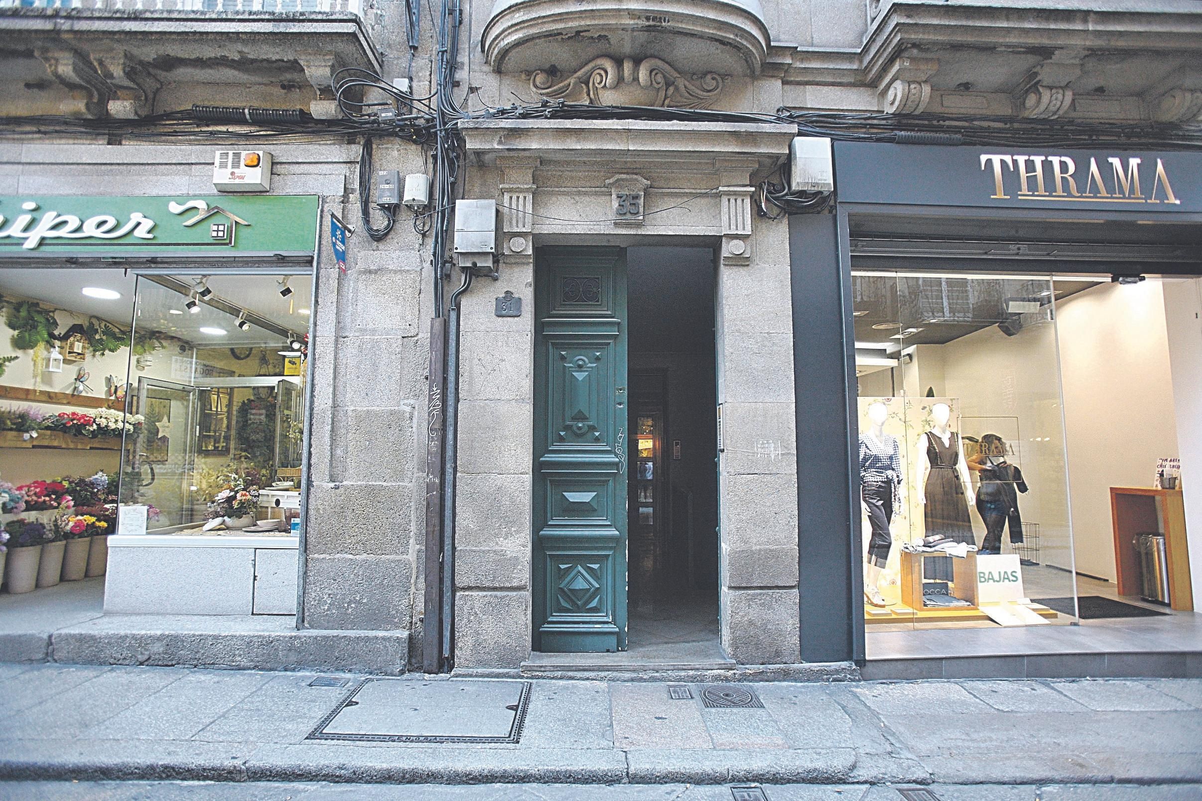 Los hechos ocurrieron en un edificio de la calle Santo Domingo de la ciudad. (MIGUEL ÁNGEL)