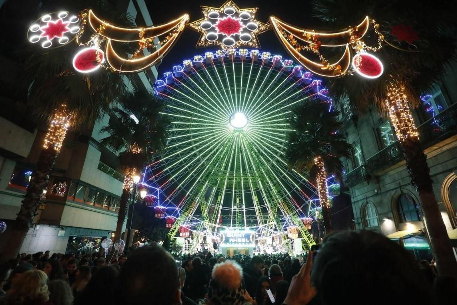 Los turistas invaden Vigo en el Puente134
