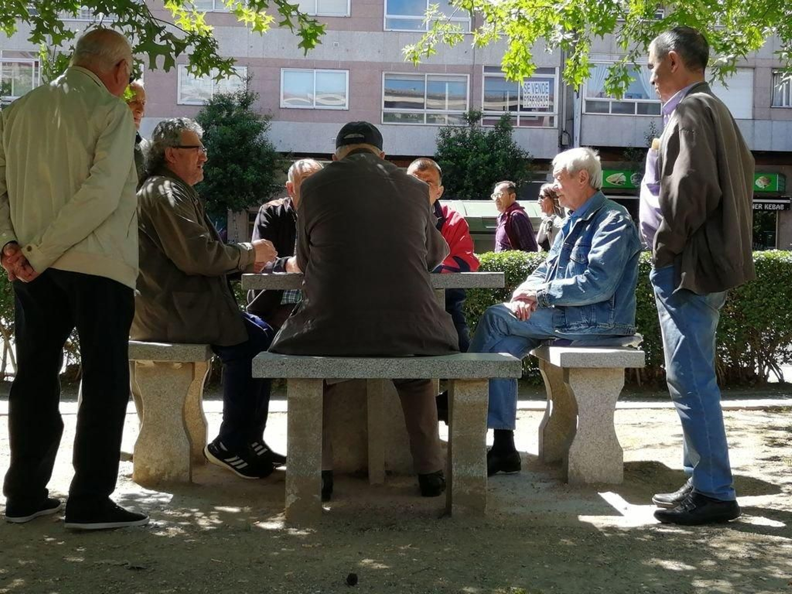 Más del 70% de los abuelos cuidan de sus nietos, especialmente durante las vacaciones de verano.