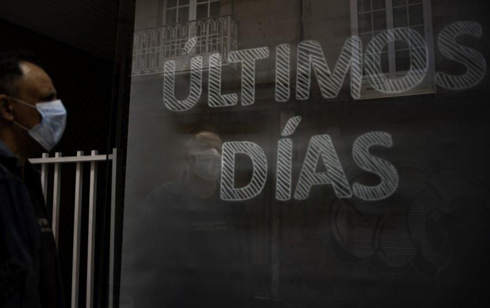 24 de abril. Reportaje comercio cerrado. Foto: Martiño Pinal