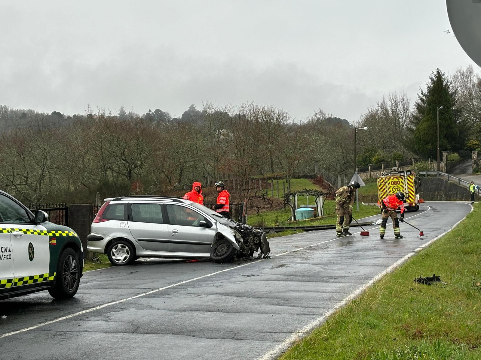 Coche accidentado en Vilar de Astrés