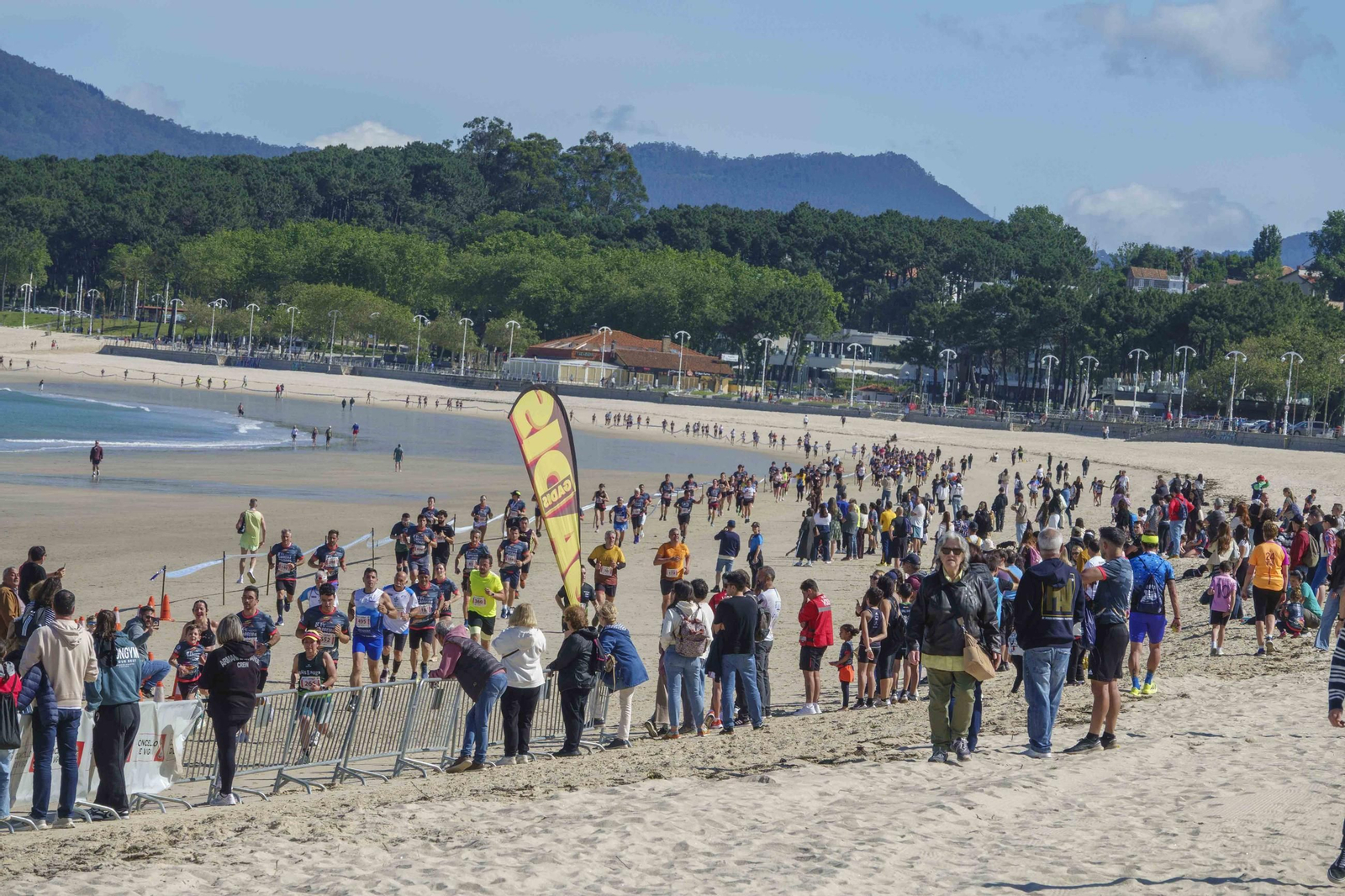 Galería | 1.000 corredores inundan Samil