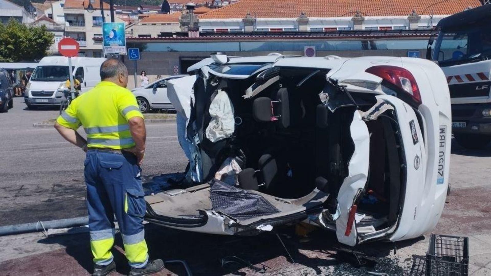 El coche de la víctima permaneció sobre la acera durante siete horas.