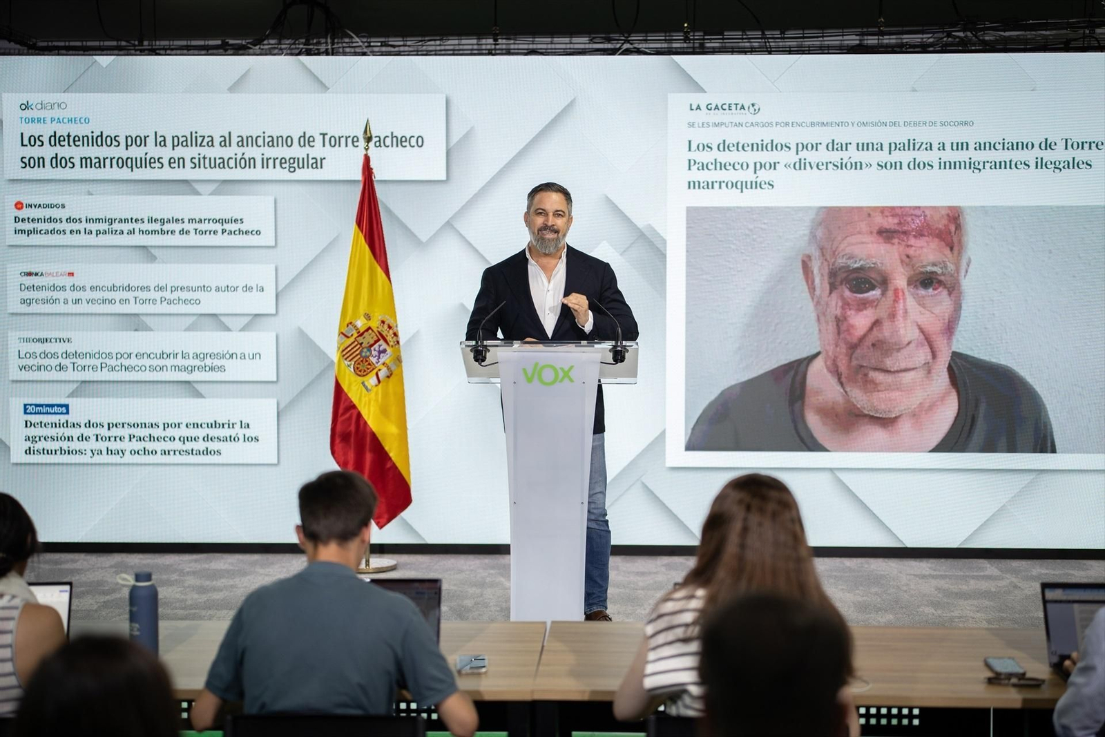 Abascal responde a Marlaska acusándole de estar "detrás de las violaciones"  y de la "violencia en las calles"