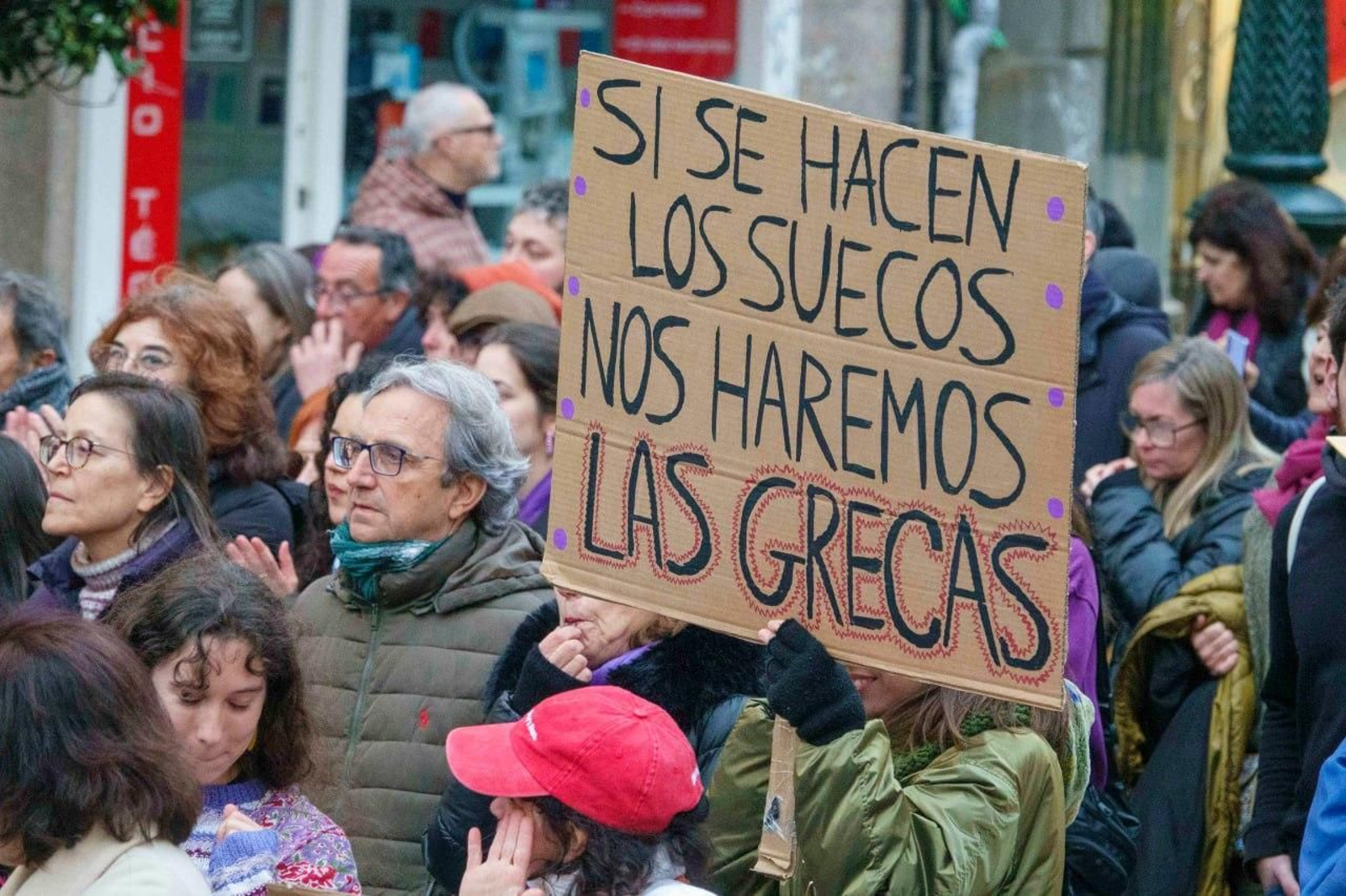 Galería | Las calles de Vigo se pintan de morado por el Día Internacional de la Mujer