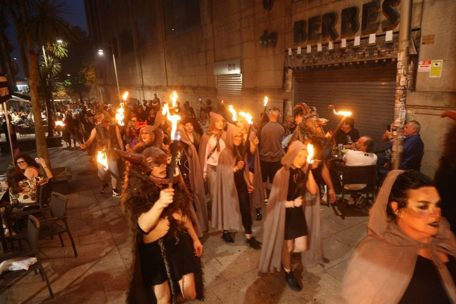 Galería | Las hogueras de San Xoán encienden Vigo y su área