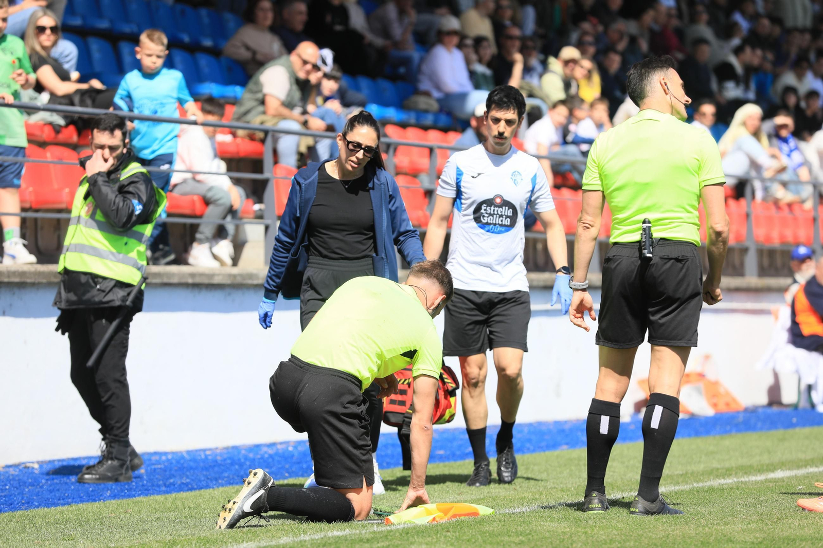 Galería | El buen tiempo acompaña el duelo en O Couto entre Ourense CF y Ponferradina