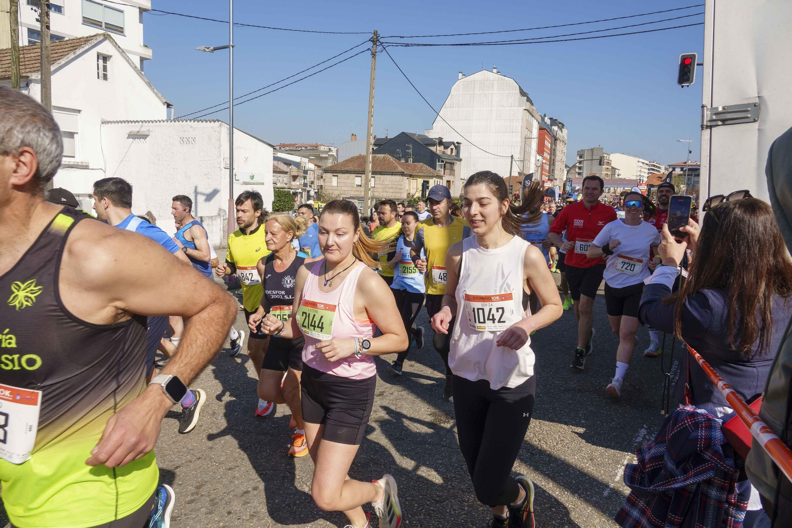 Galería | Pequeños y mayores se divierten en la 10K de Porriño