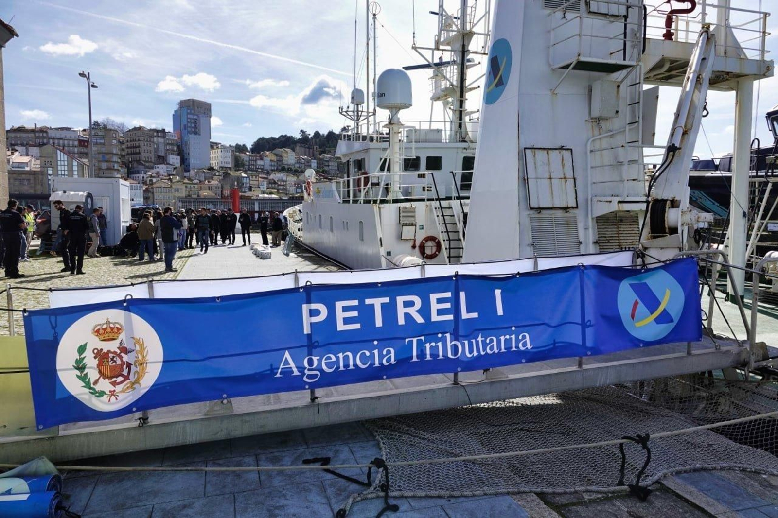 Llegada a Vigo del 'Petrel'.