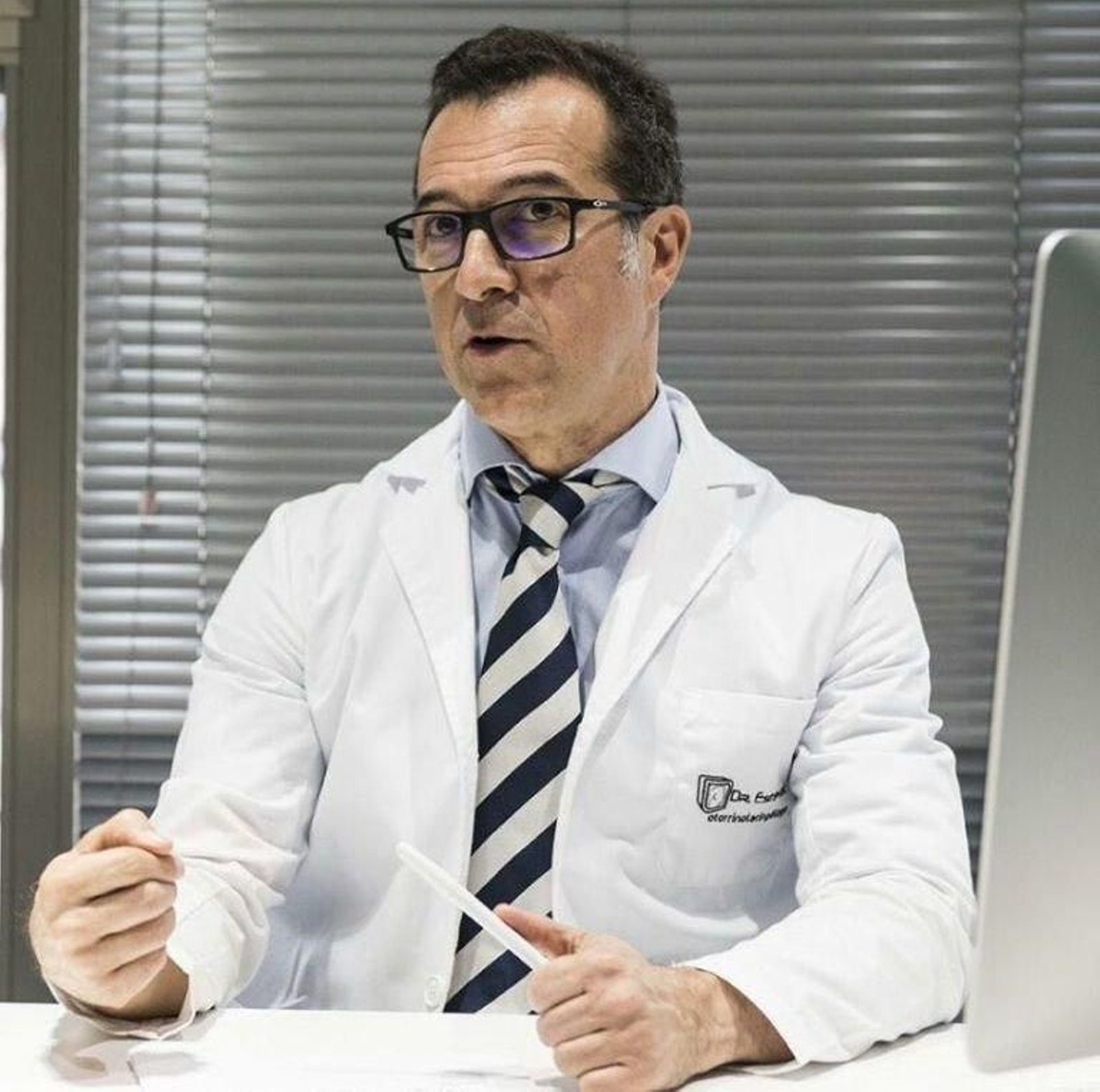 Elcirujano otorrinolaringologo vigués Manuel Estévez.