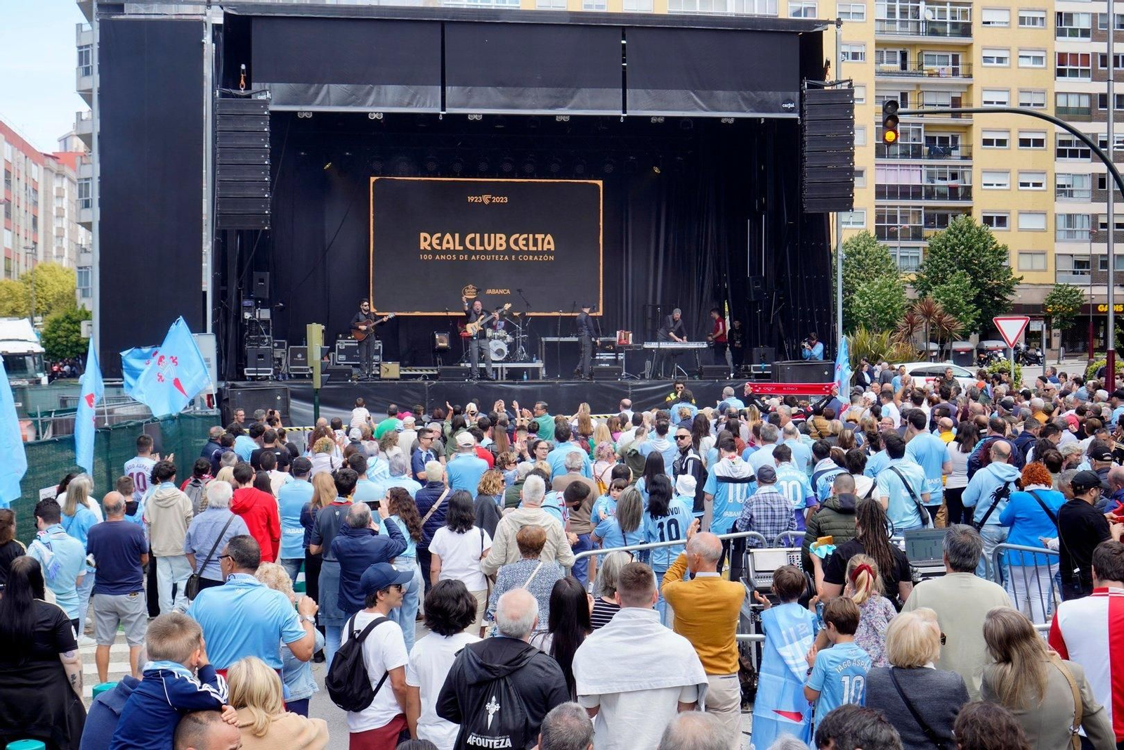 A Roda fue uno de los grupos que puso música a la fiesta para despedir la temporada del centenario del Celta.