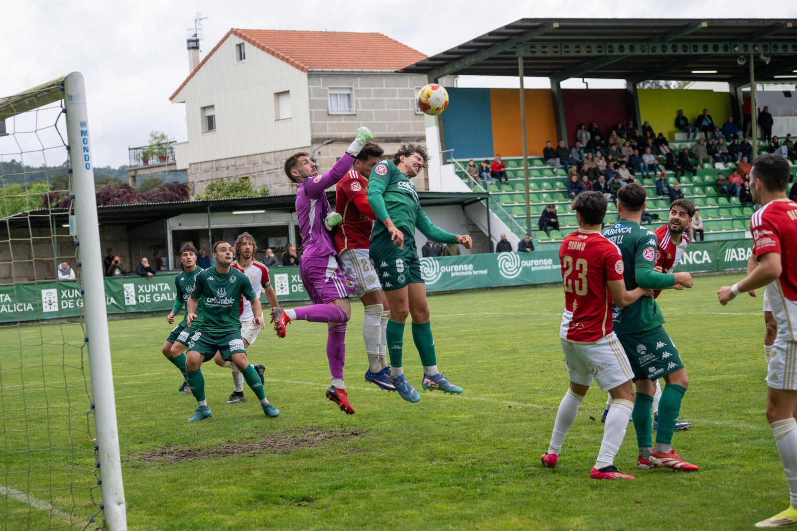 Galería | Jornada de fútbol amarga en Espiñedo