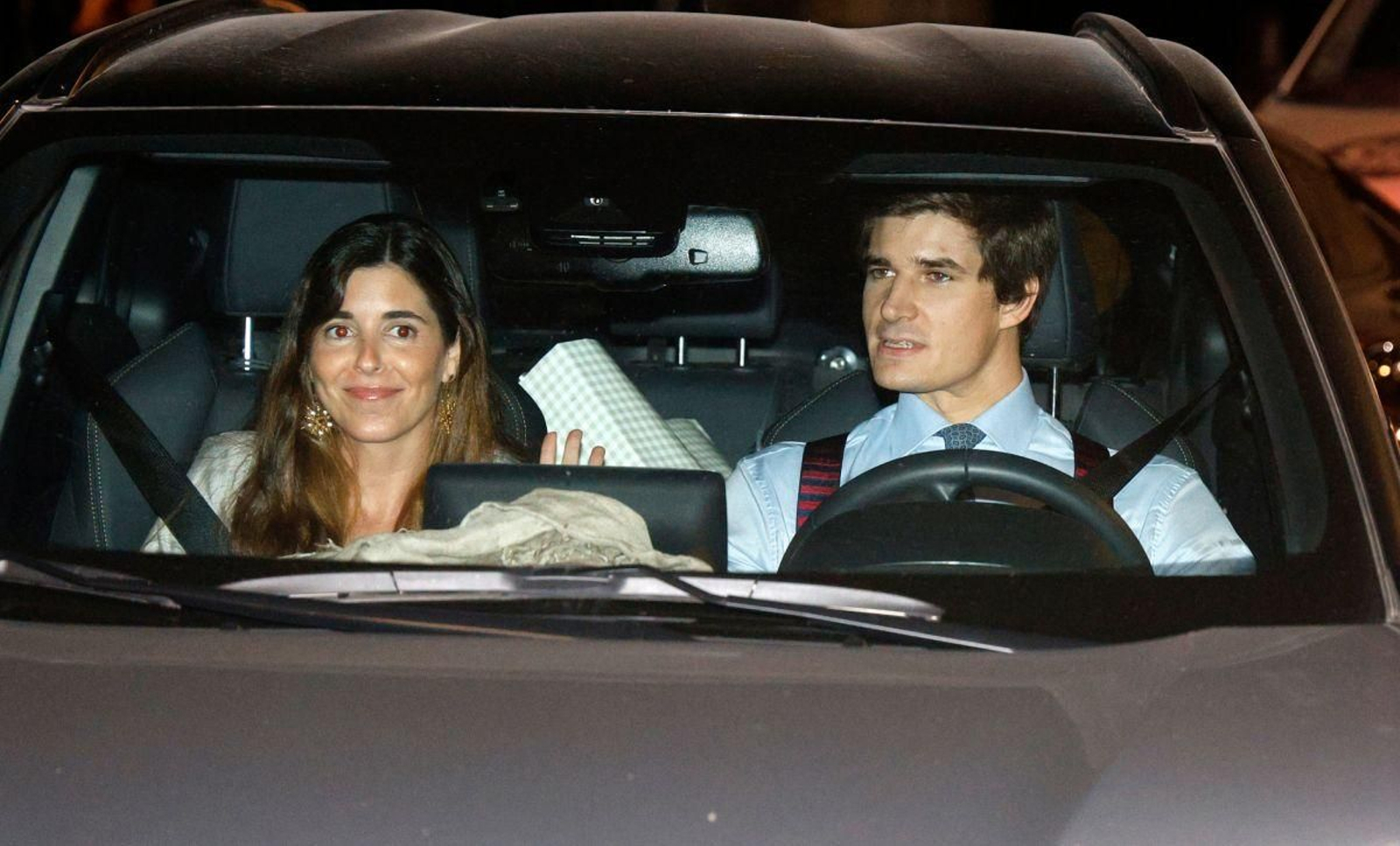 Carlos Fitz-Stuart y Belén Corsini salen del Palacio de Liria.