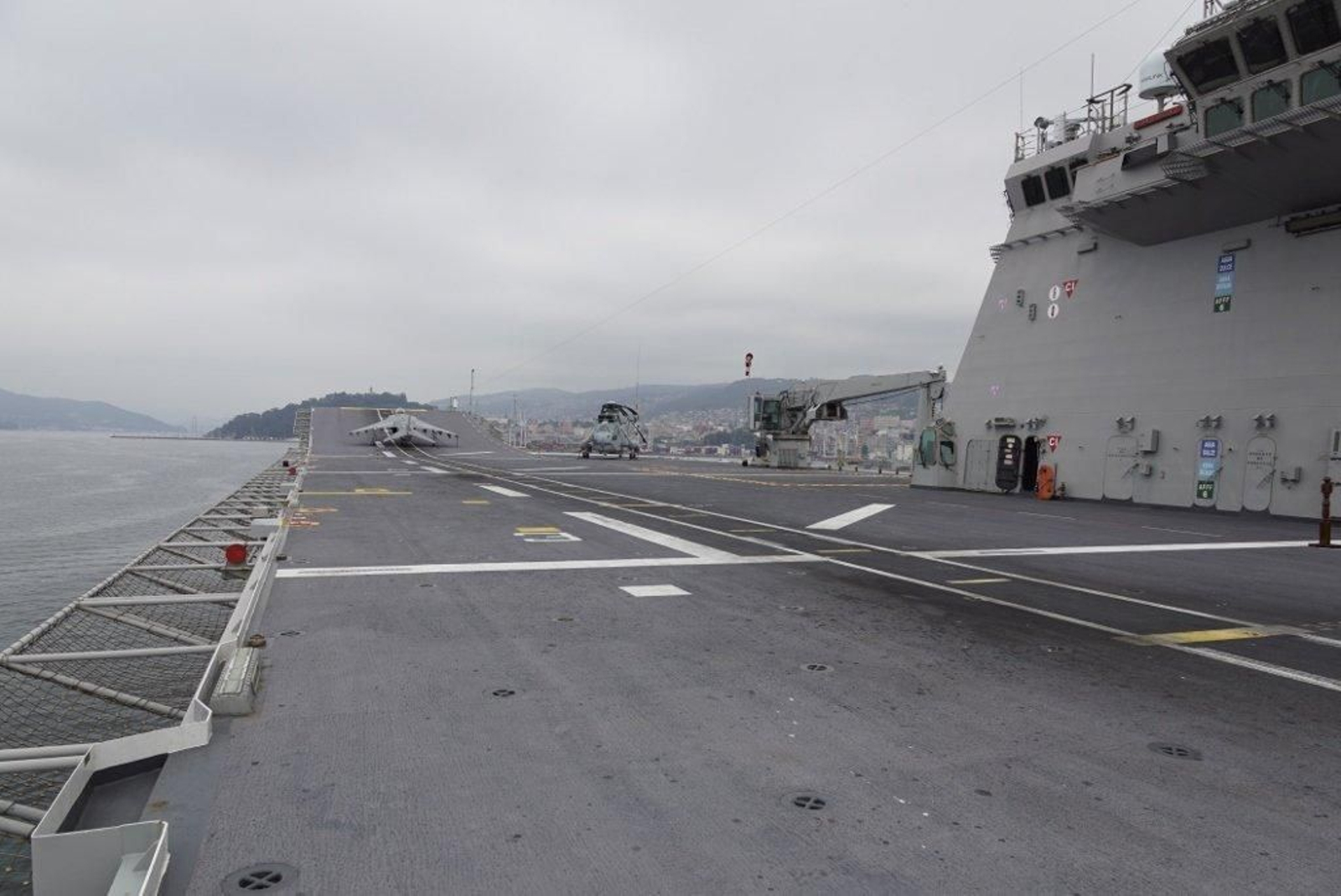 El portaviones Juan Carlos I en Vigo  (79) (1024x684)