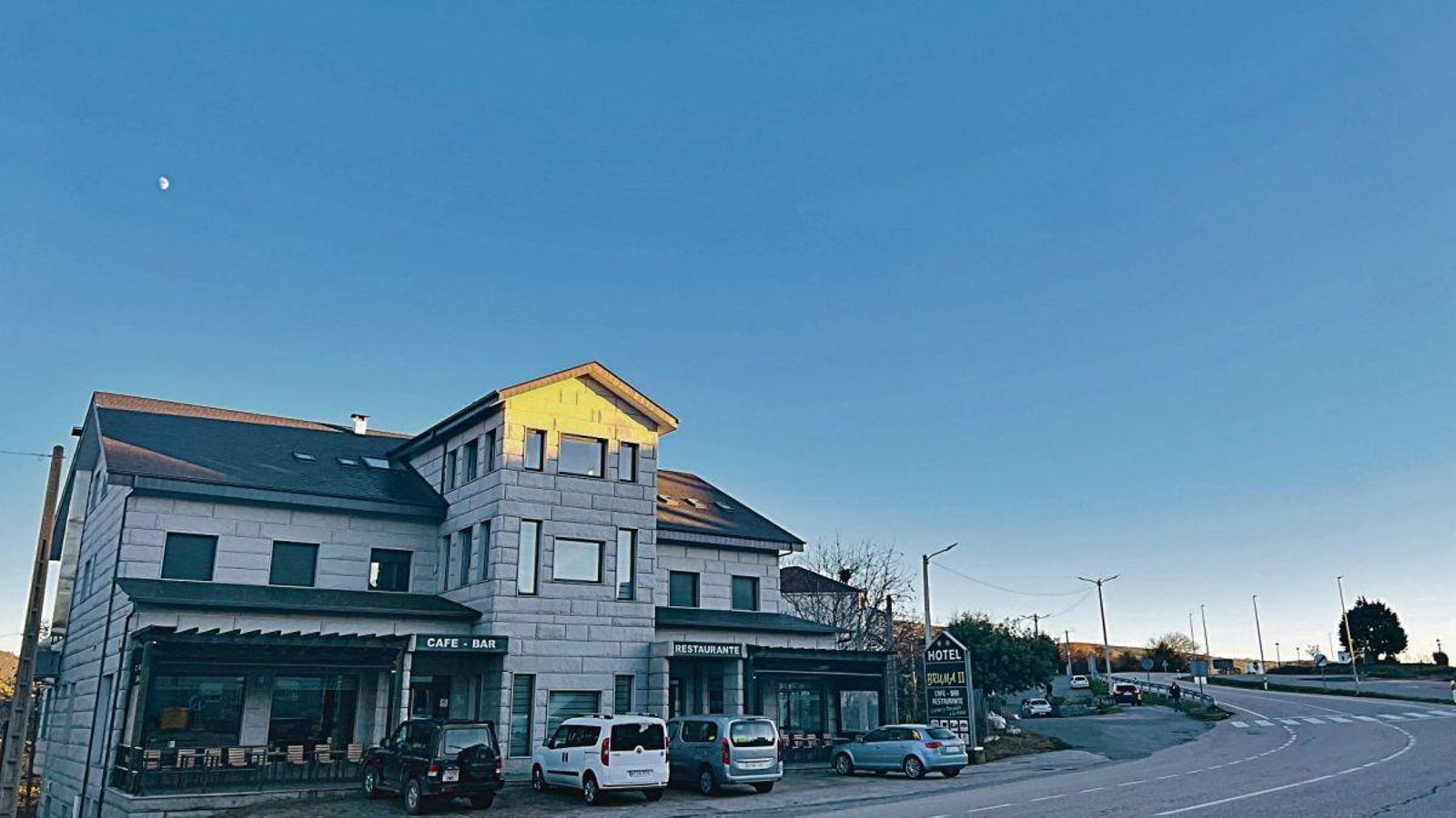 Hotel Restaurante Bruma situado en A Gudiña. (FOTO: C. CLAVERÍA)