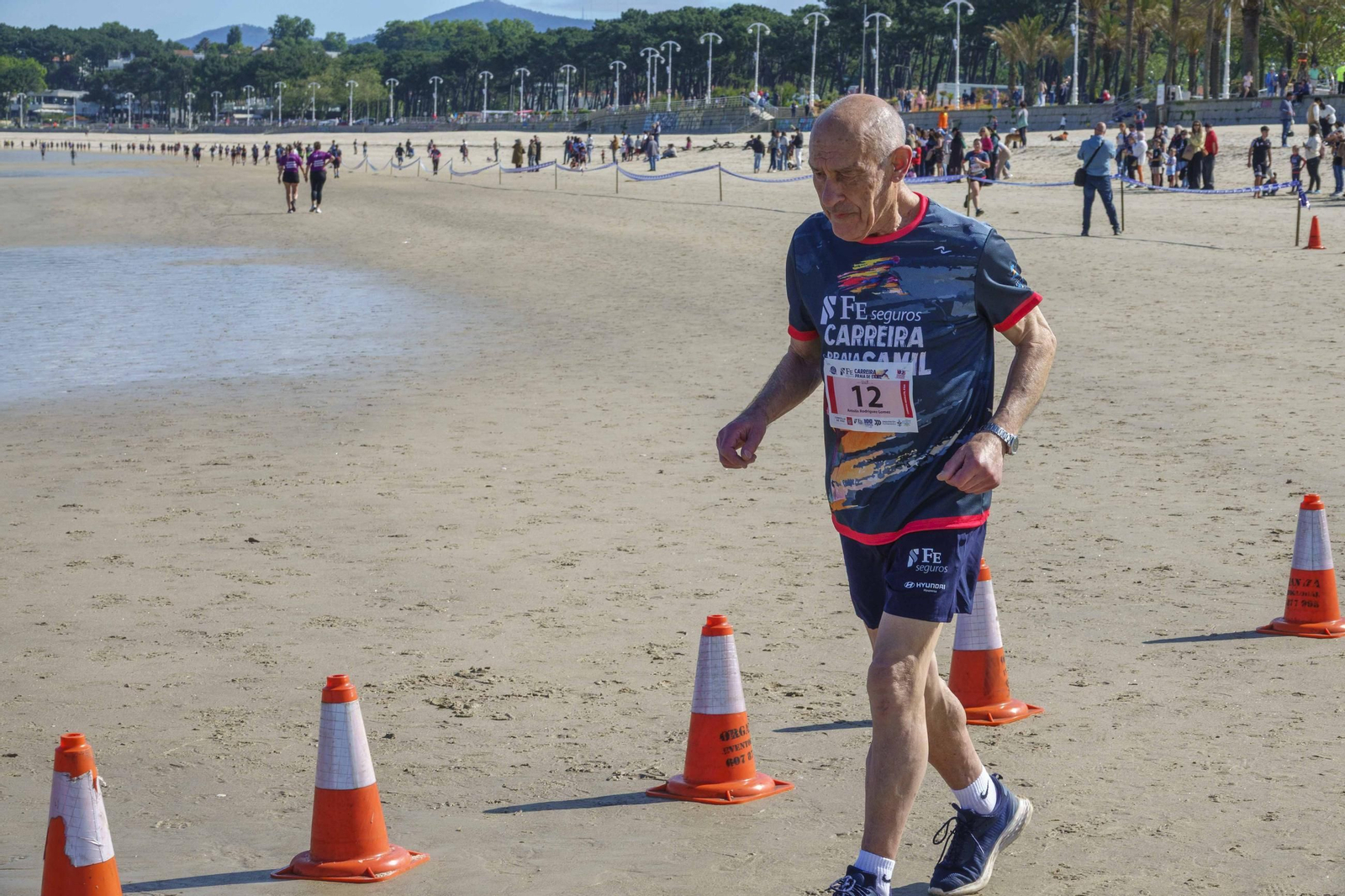 Galería | 1.000 corredores inundan Samil