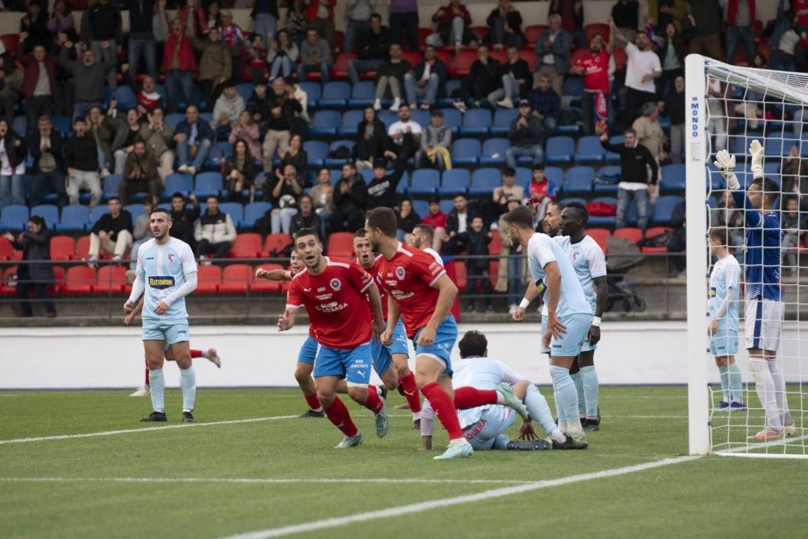 Lucas Puime consiguió adelantar al equipo rojillo justo antes de llegarse al descanso.