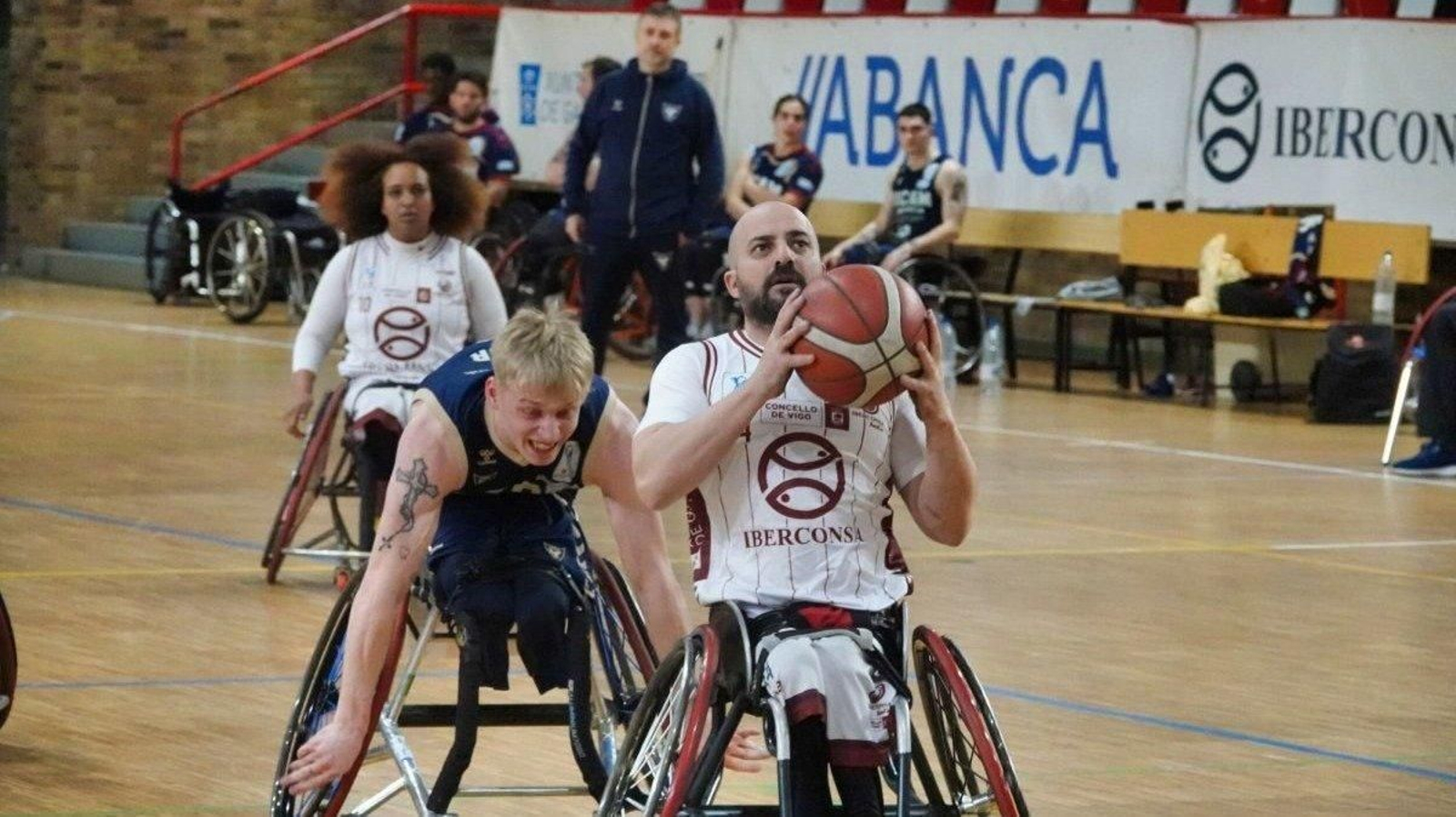 Bernabé Costas, que en 2017 levantó el único título europeo del Amfiv, ha viajado con el equipo a Calabria.