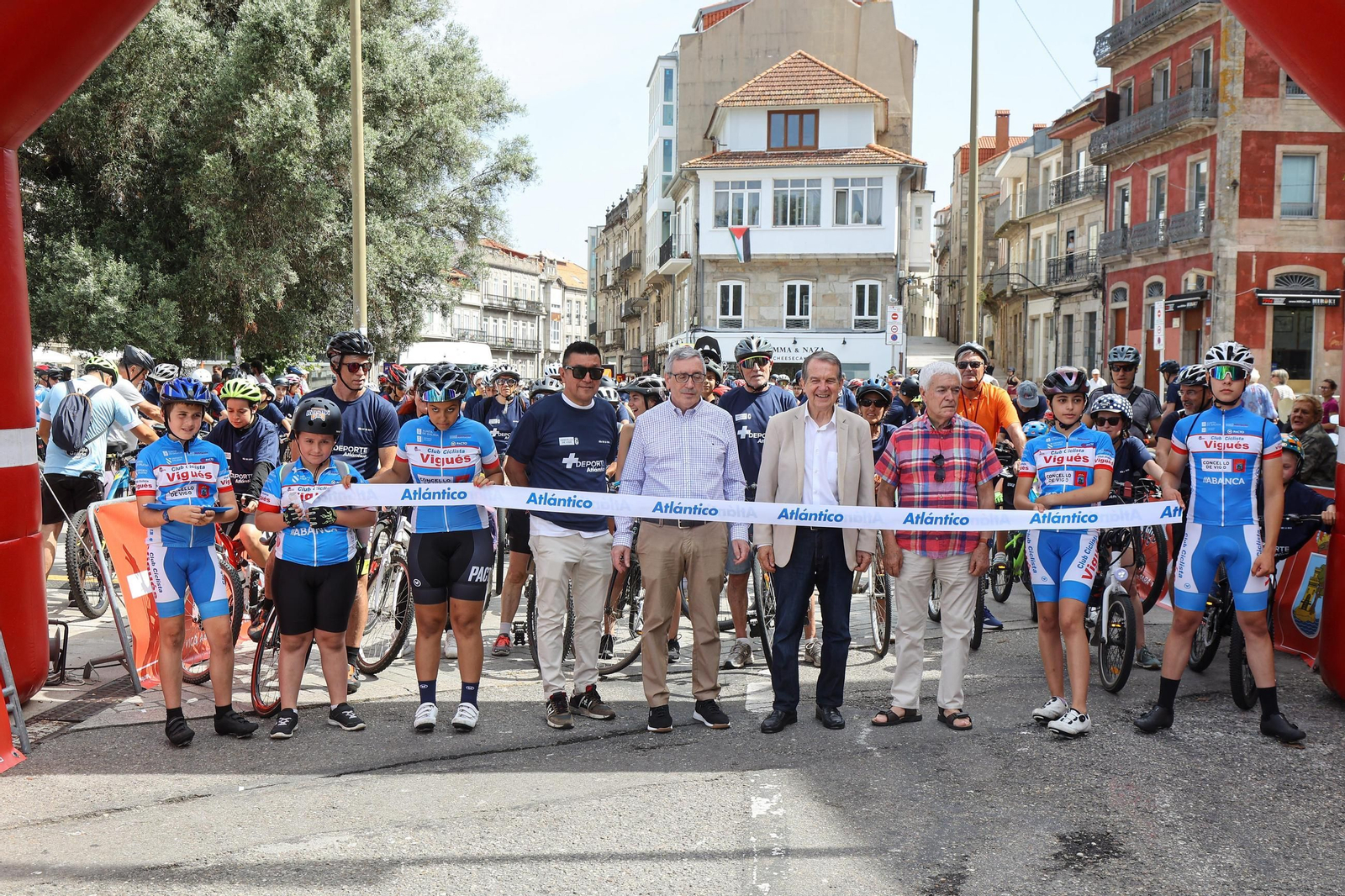 Galería | El ciclismo toma Vigo con la primera edición del Día de la Bici de Atlántico