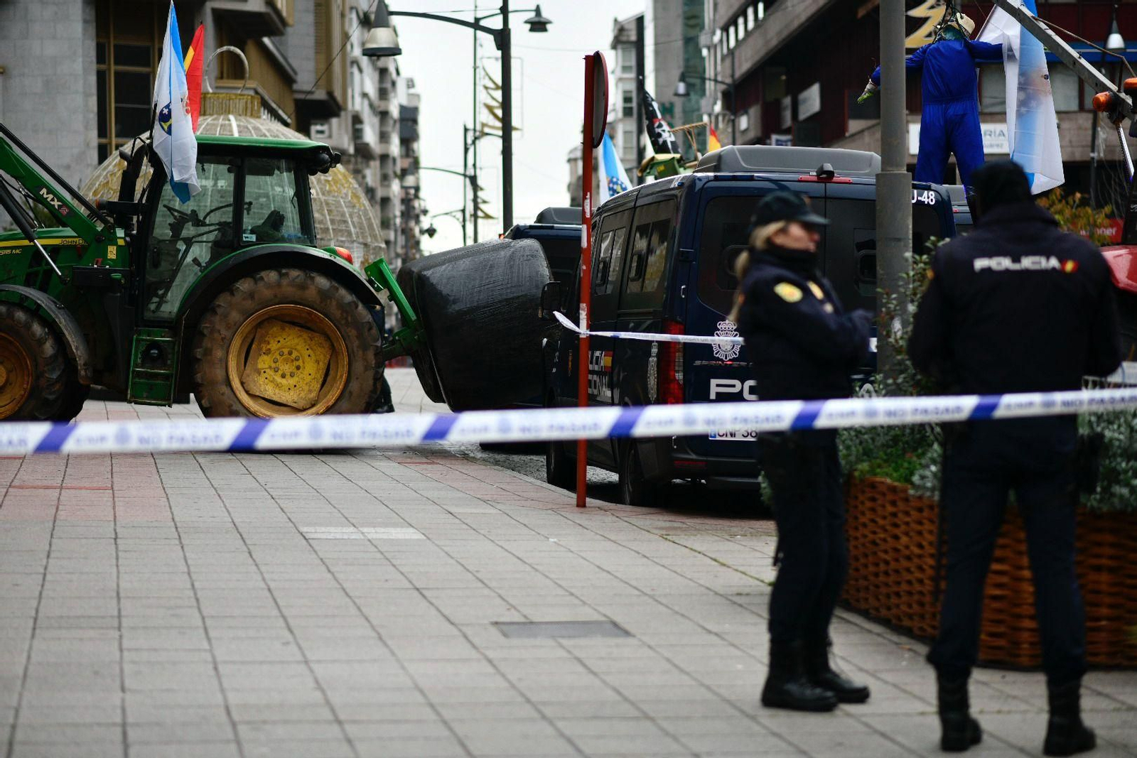 La Policía Nacional está trabajando para desbloquear la situación