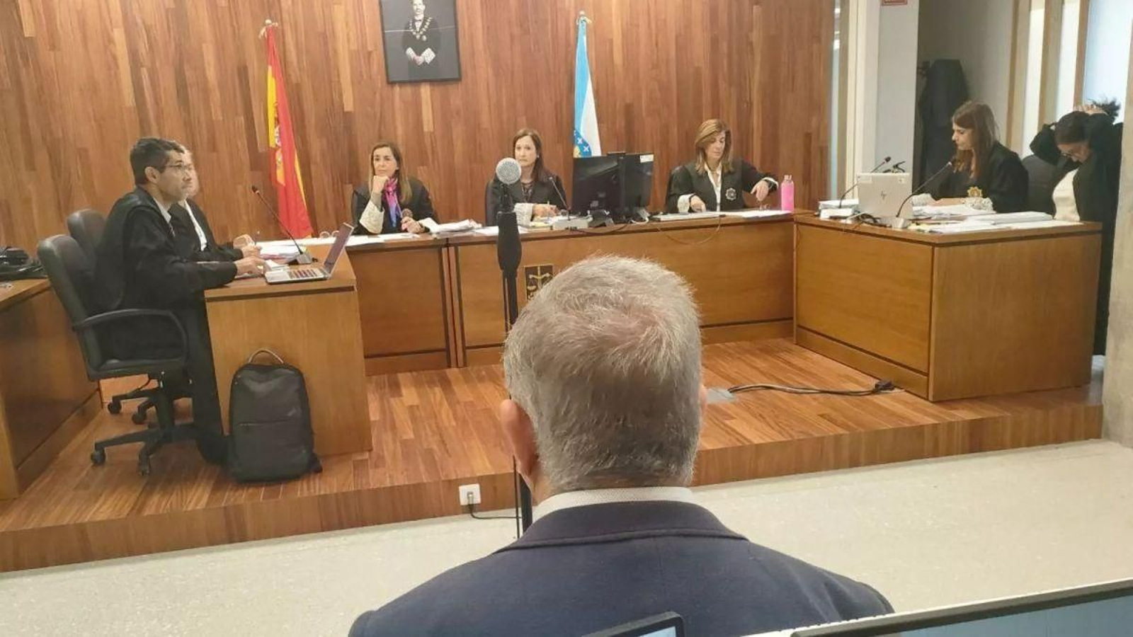 El acusado, durante el juicio celebrado en la Audiencia en Vigo.