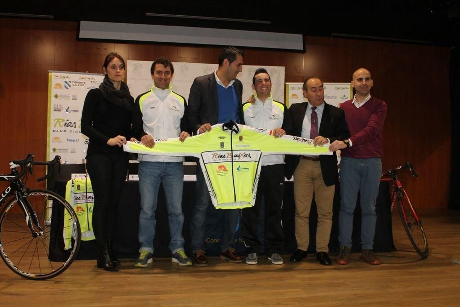 Iván Roade fue presentado ayer en el Concello de Nigrán.