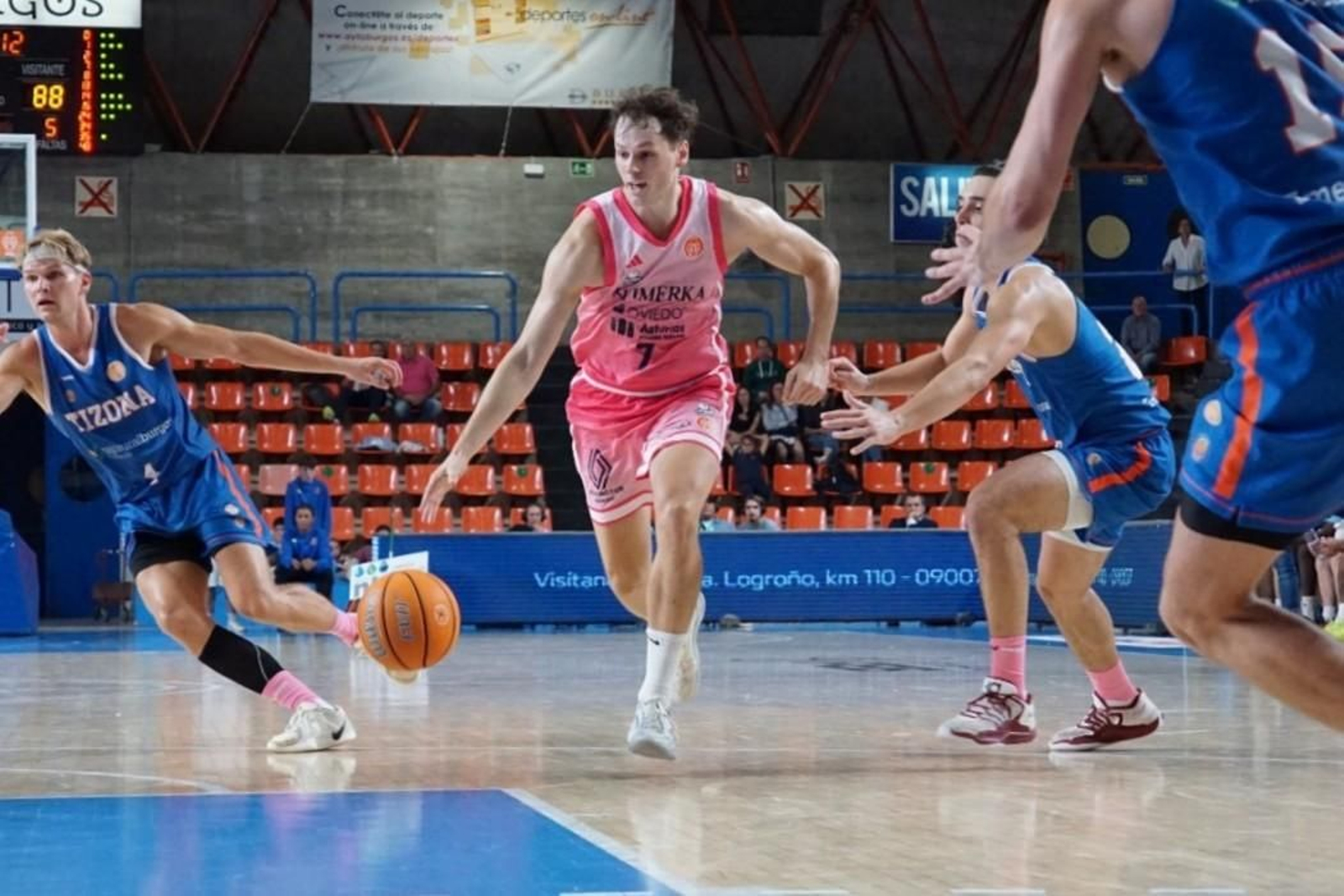 Sander Hollanders, autor de la canasta del año en Primera FEB.