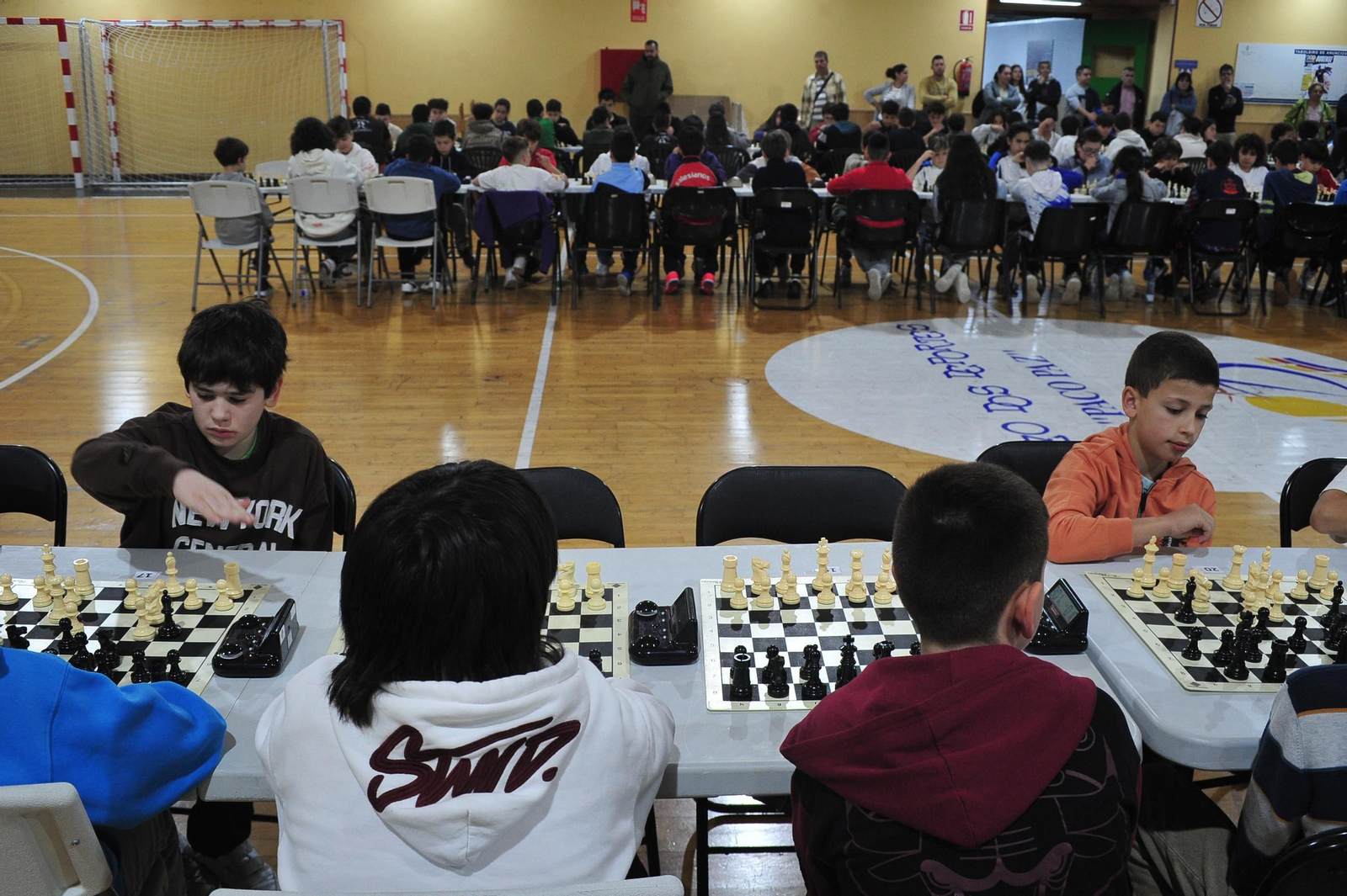 Galería | La final provincial escolar de ajedrez llena el Pazo, en imágenes