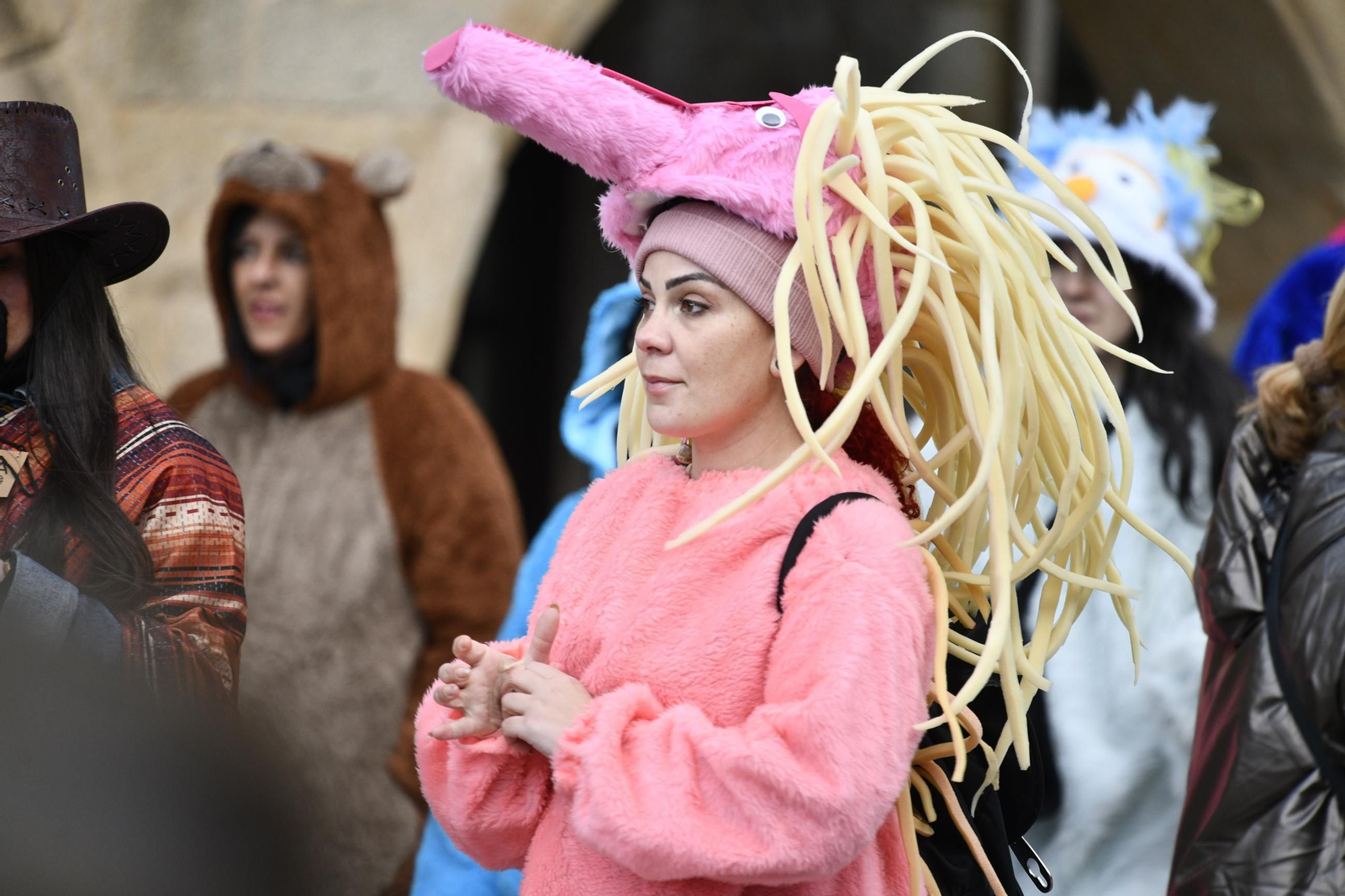 Galería | Verín entrégase á retranca nun sábado con moita música