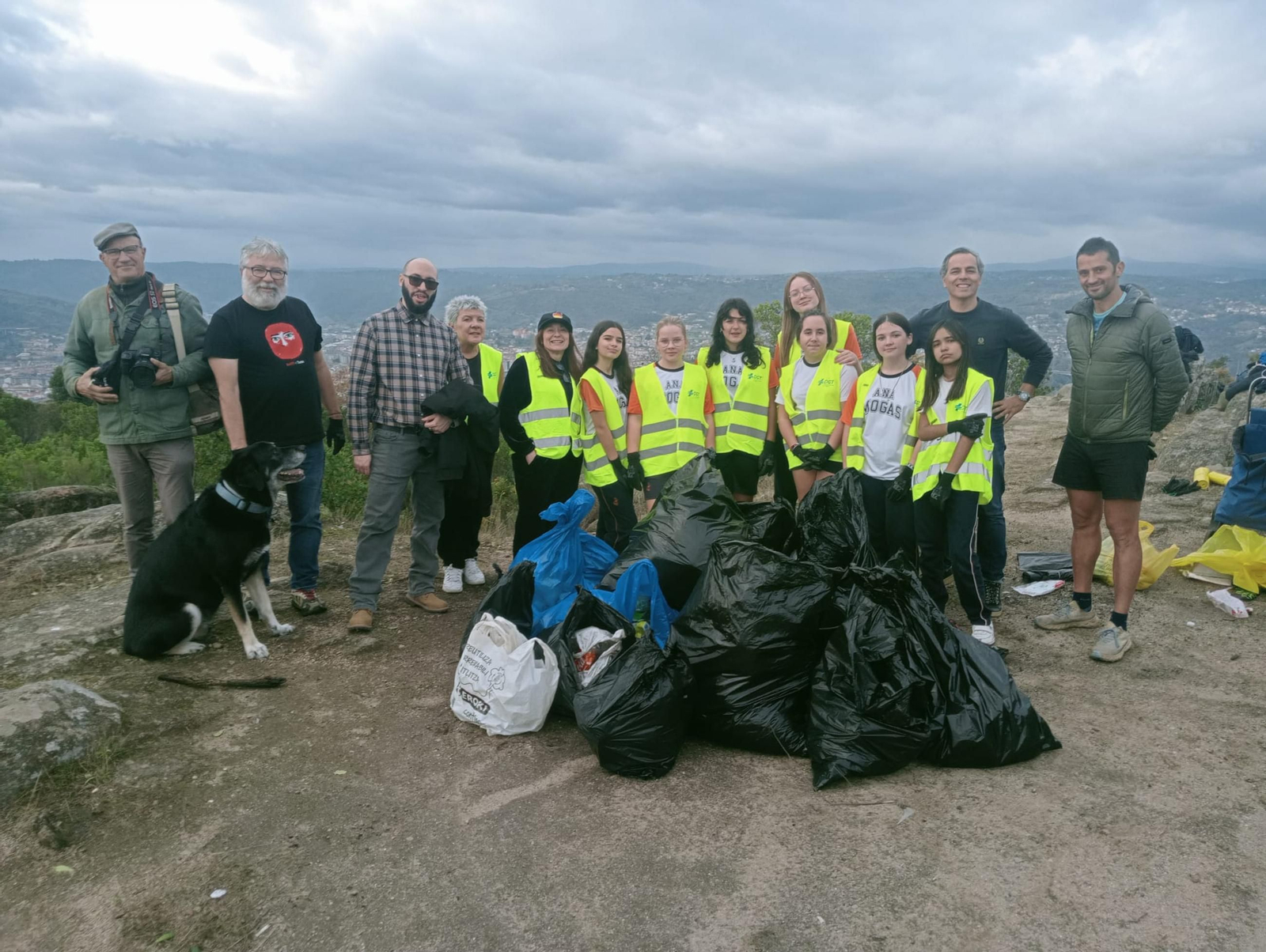 Ecovigilantes retiran la huella de los magostos
