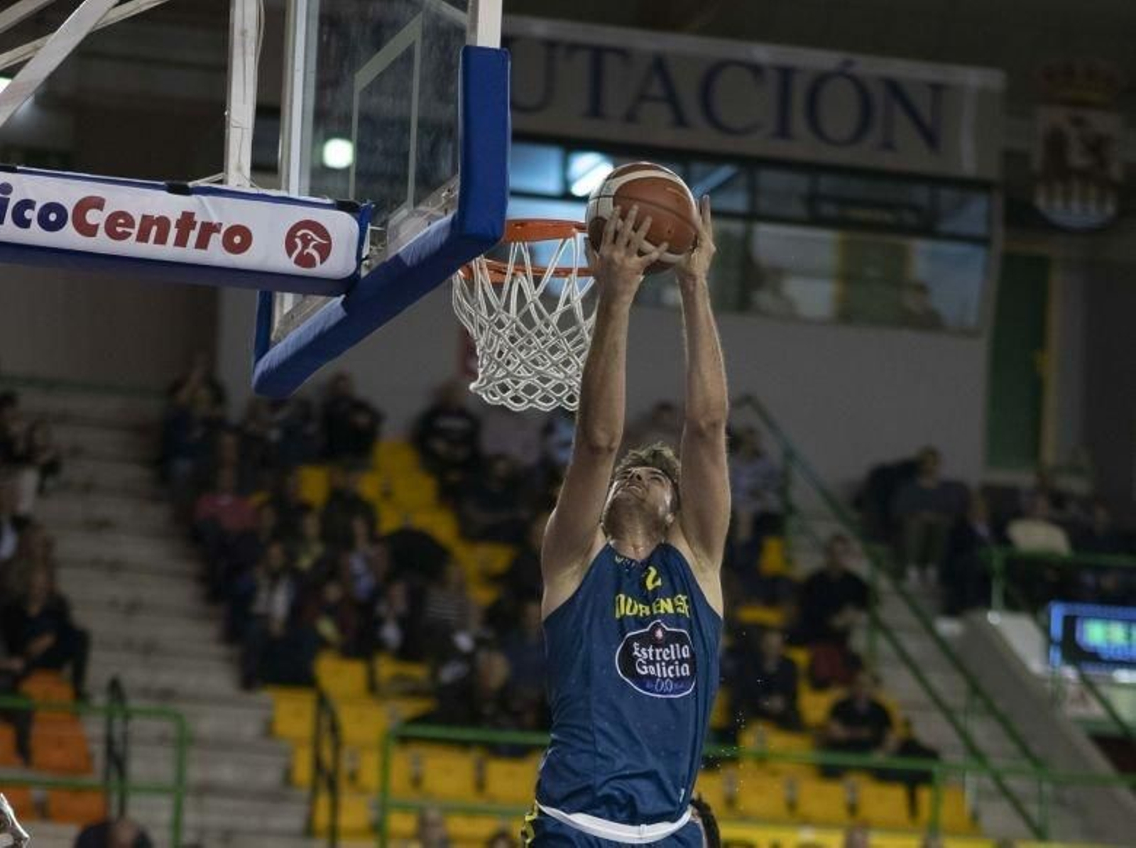 Samu Rodríguez lanza en el duelo ante el Tizona.