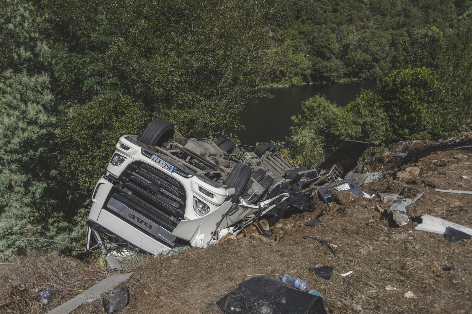Galería | Así fue el accidente en la N-120 que se saldó con varios cerdos en el Miño, en fotos