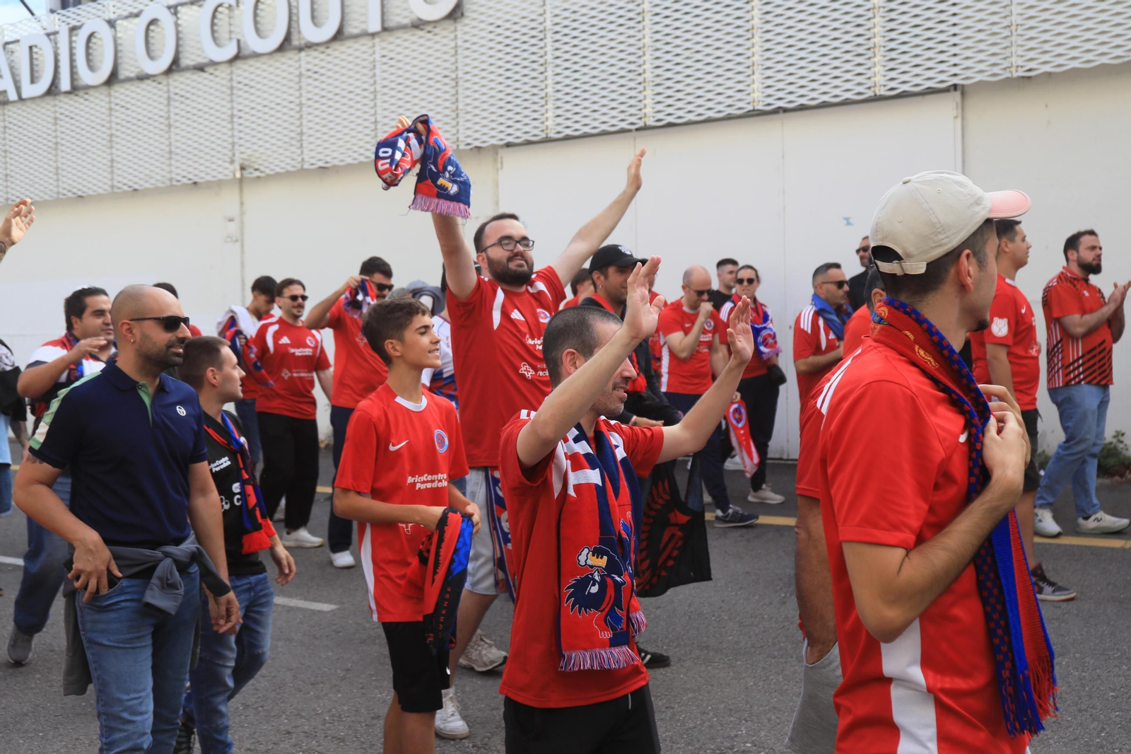 Galería | O Couto vibra con la primera victoria de la UD Ourense