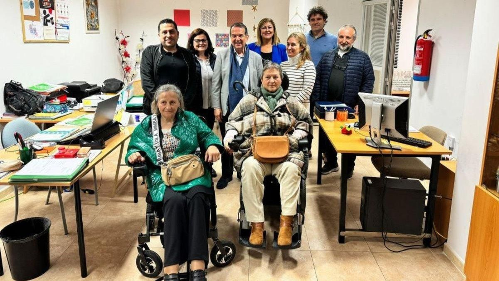 Abel Caballero y Yolanda Aguiar, en la sede de la asociación en los bajos de Rivera Atienza.