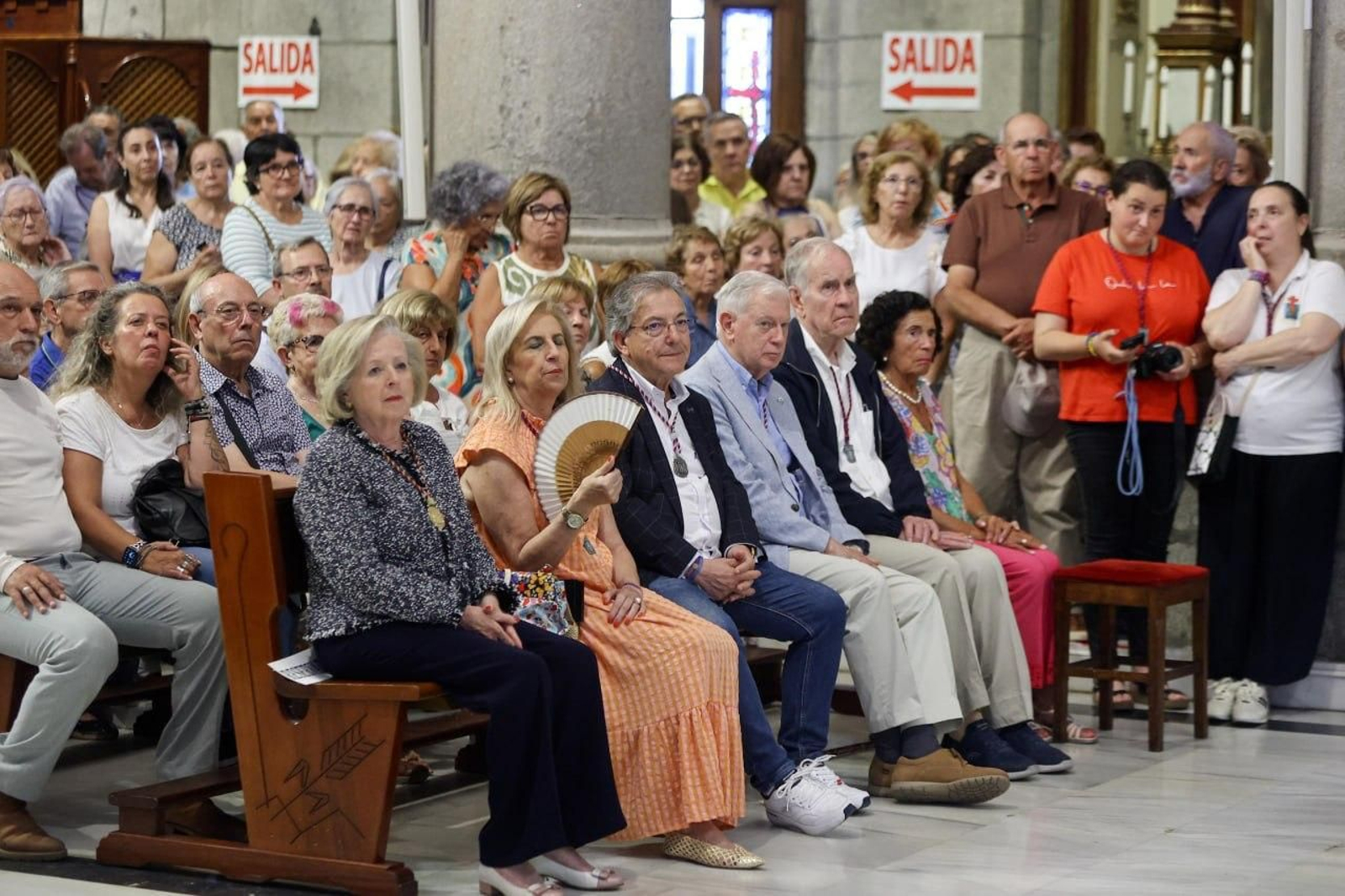 Galería | Vigo vive el pregón y el descendimiento del Cristo da Victoria