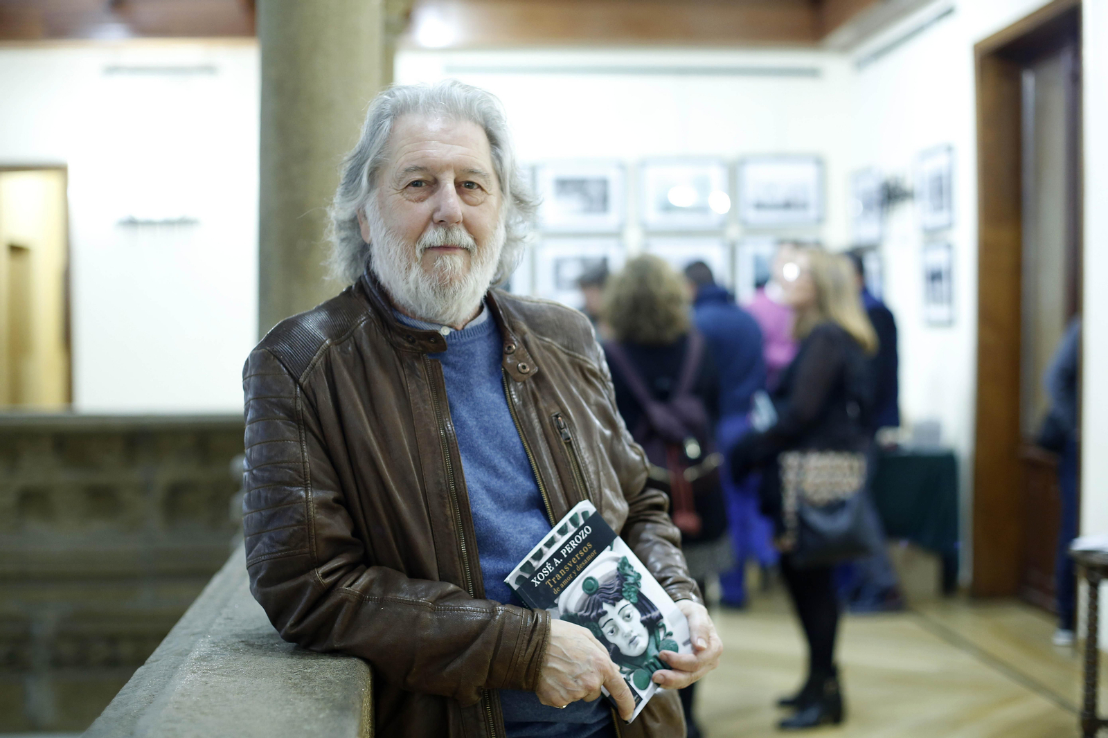 El periodista y escritor Xosé Antonio Perozo, colaborador de La Región, en la presentación de un libro./ Xesús Fariñas