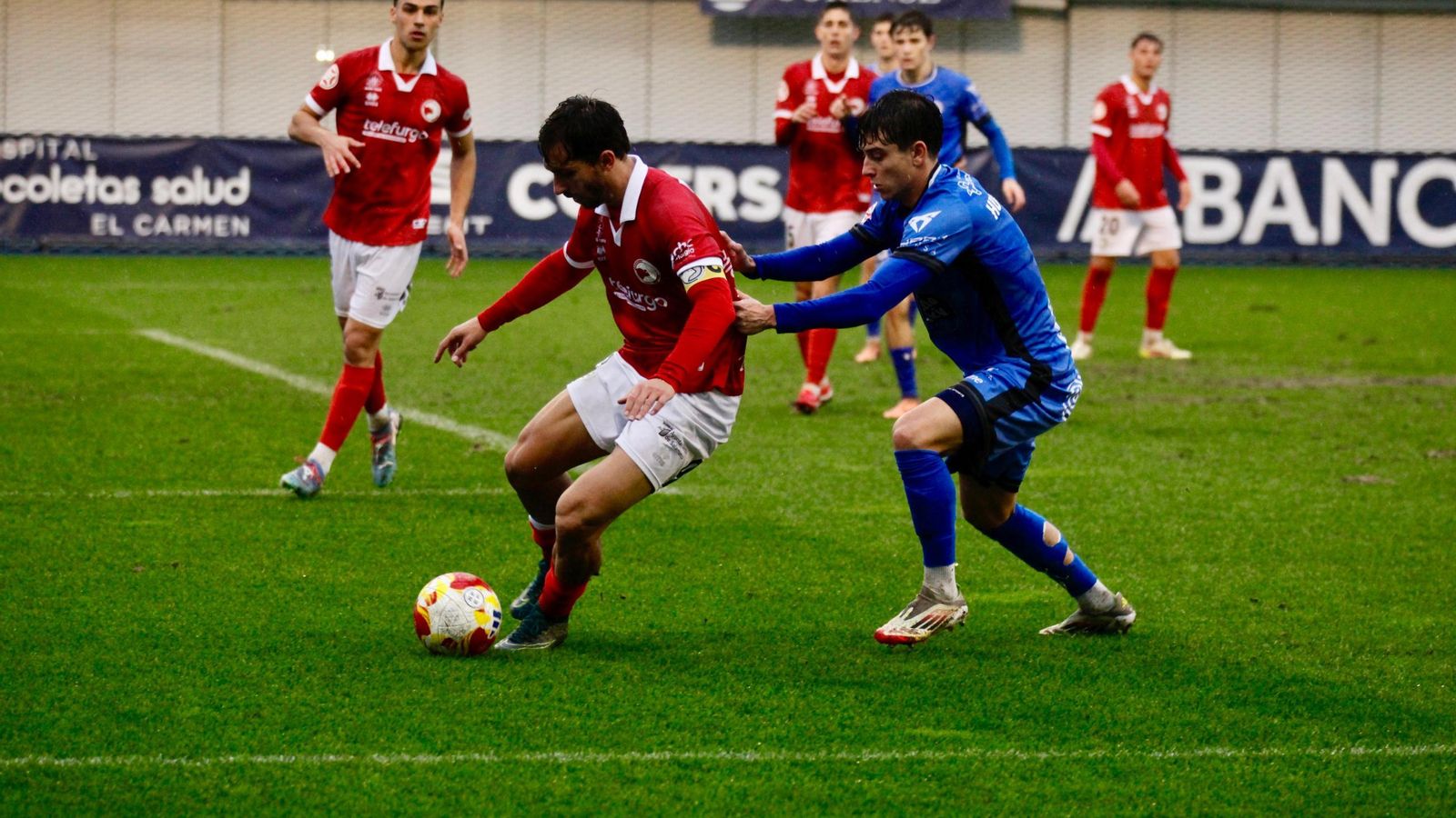 Galería | Tarde de frío y lluvia en O Couto entre Ourense CF y Unionistas de Salamanca