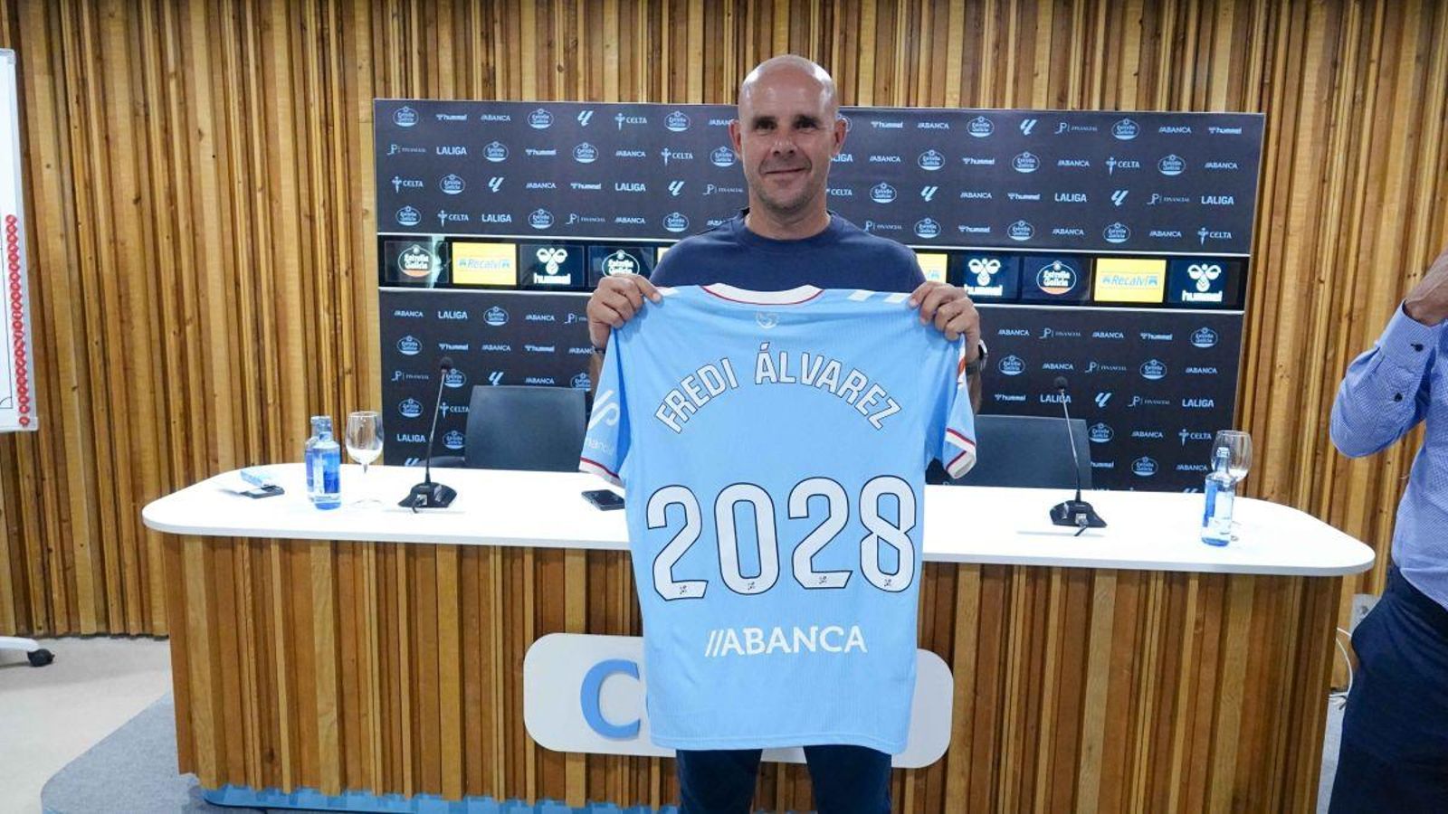 Fredi Álvarez fue presentado el pasado viernes.