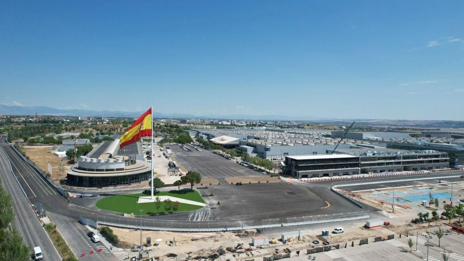 La bandera de España en el circuíto de Madring.