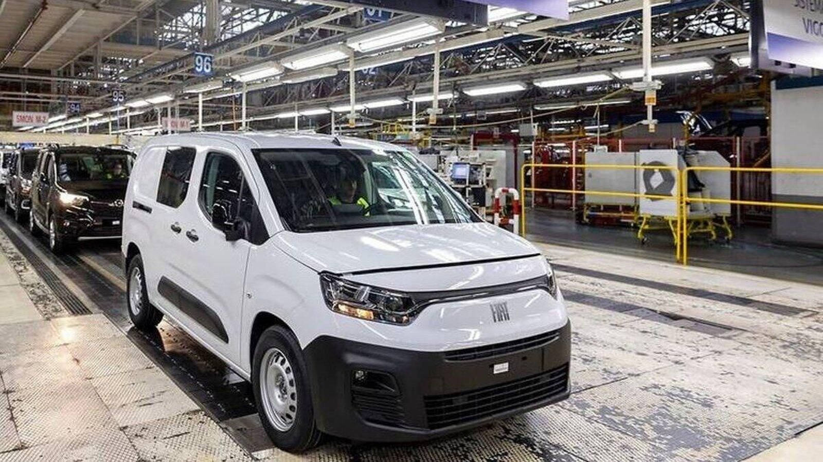 La planta de Vigo fabrica vehículos para seis marcas, entre ellas Fiat.