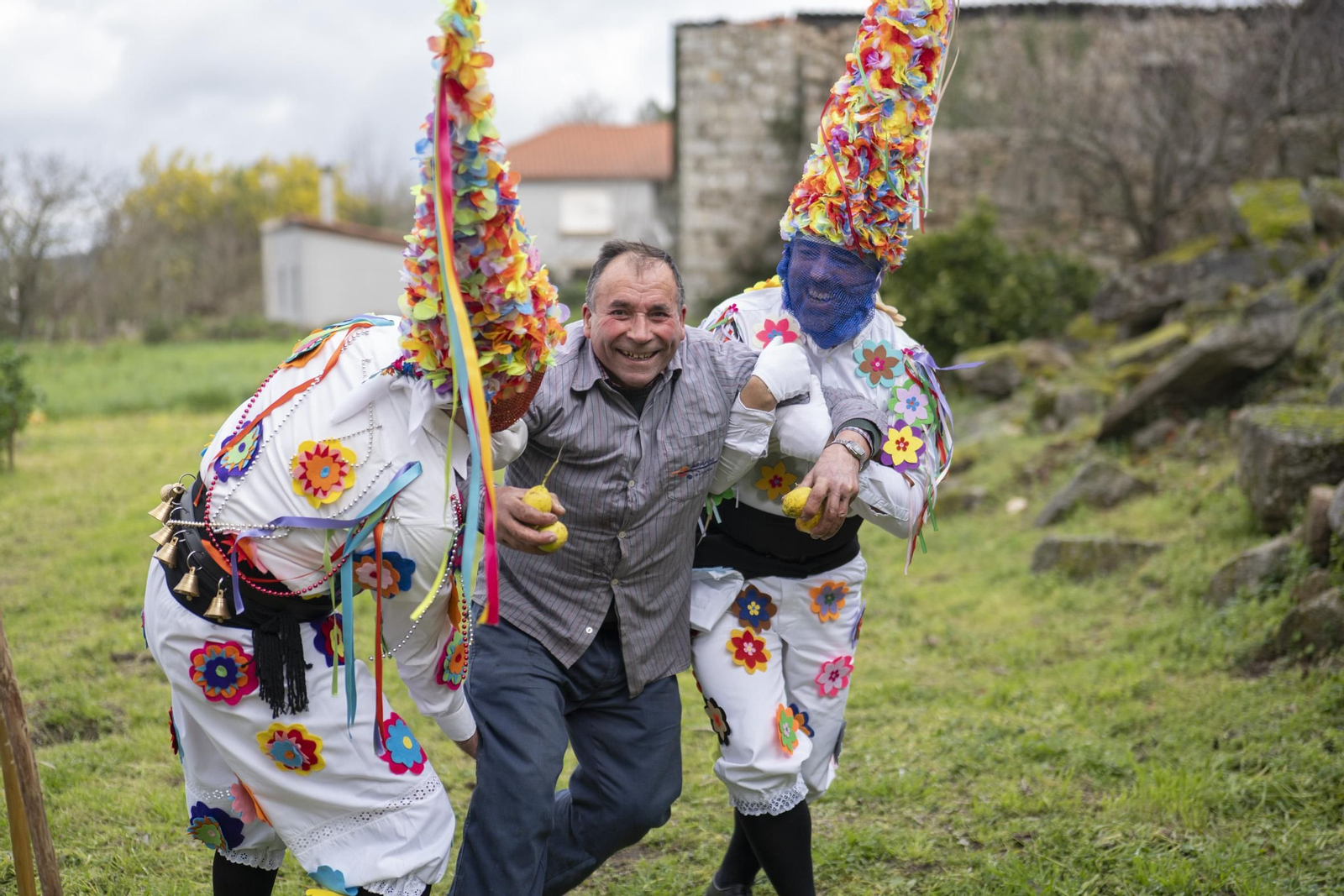 Galería | Señoritas y Labardeiros protagonizan el Entroido en Mugares