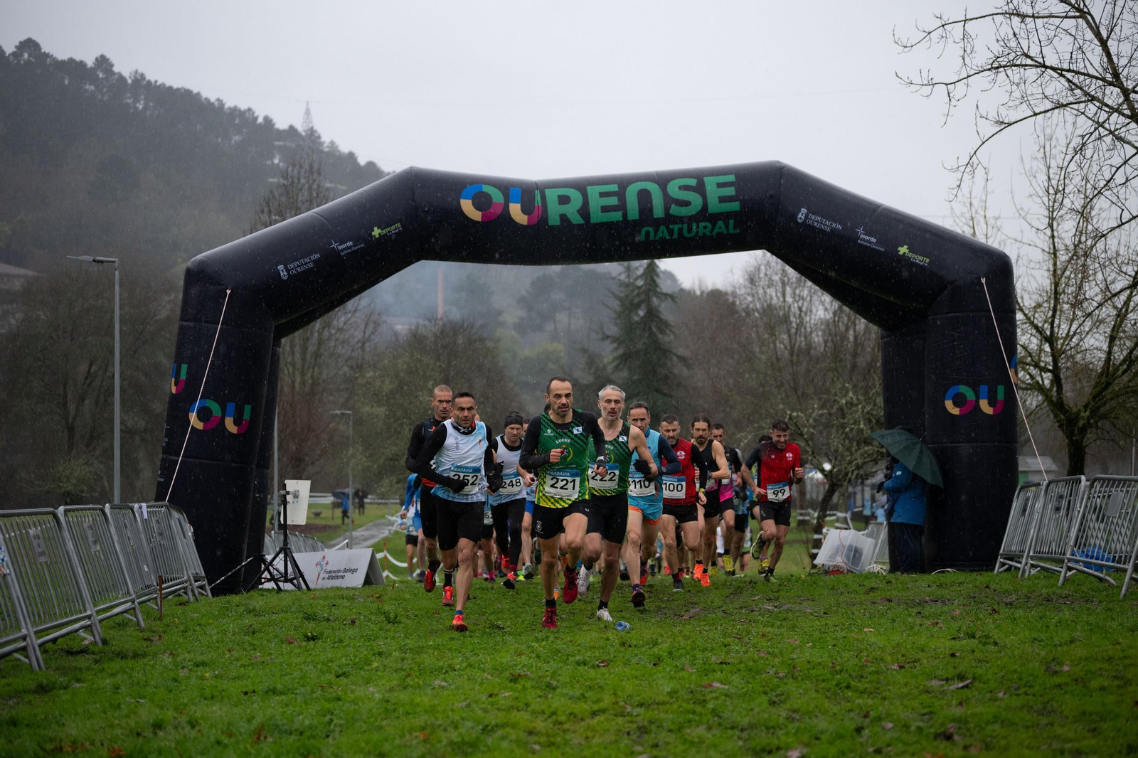 Galería | El Cross gallego disfruta en Ribadavia