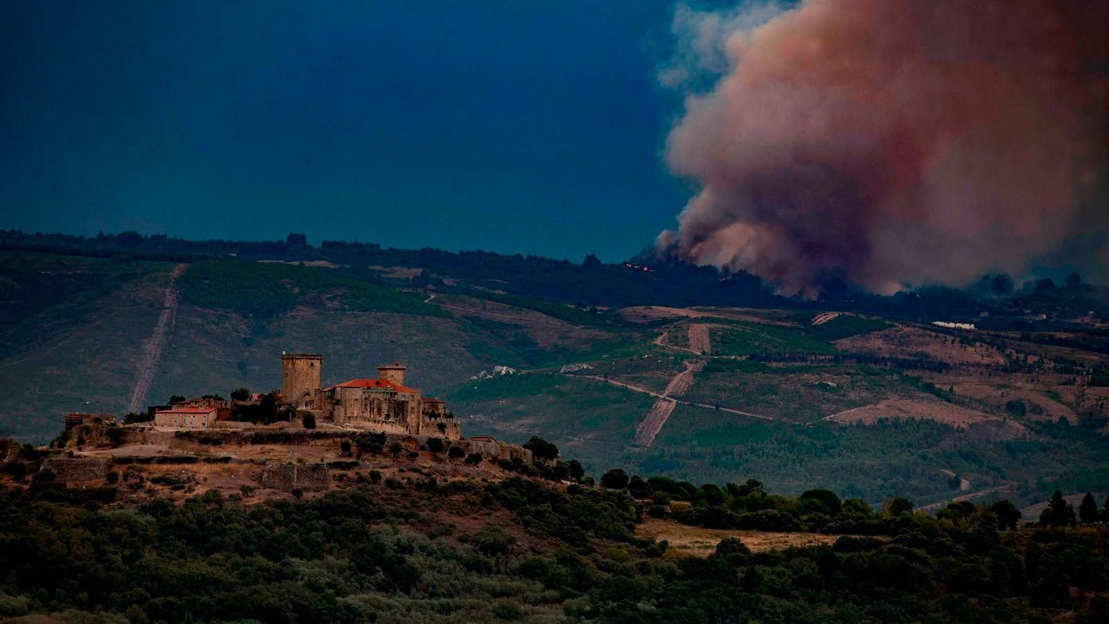 El incendio que se mantiene activo en Fumaces