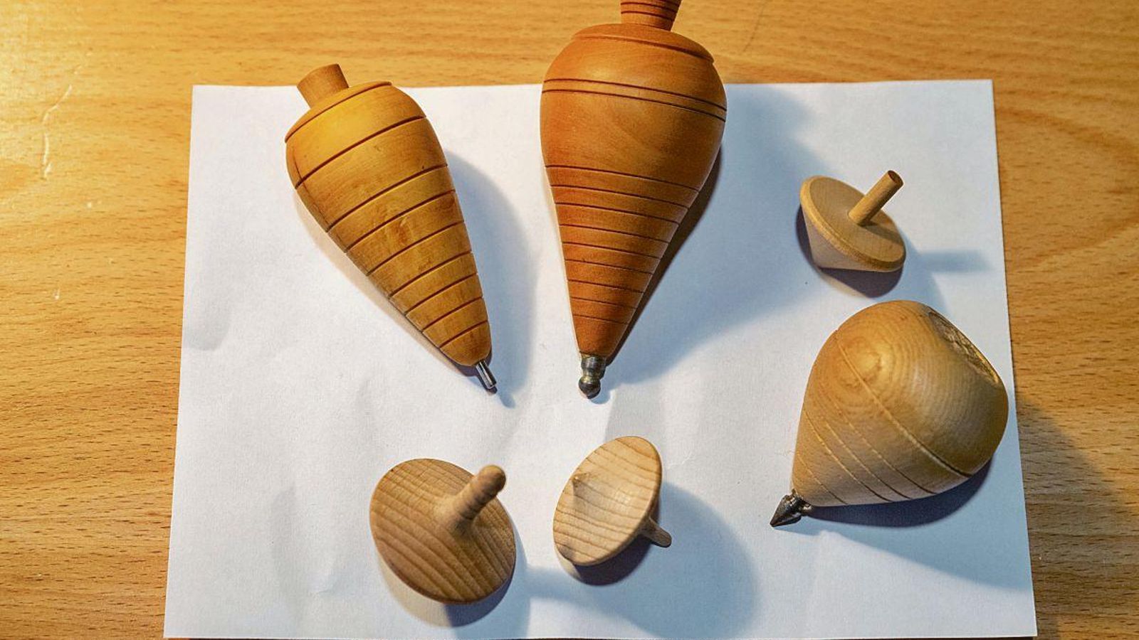 El buxo es la madera mas utilizada en Galicia para las peonzas.