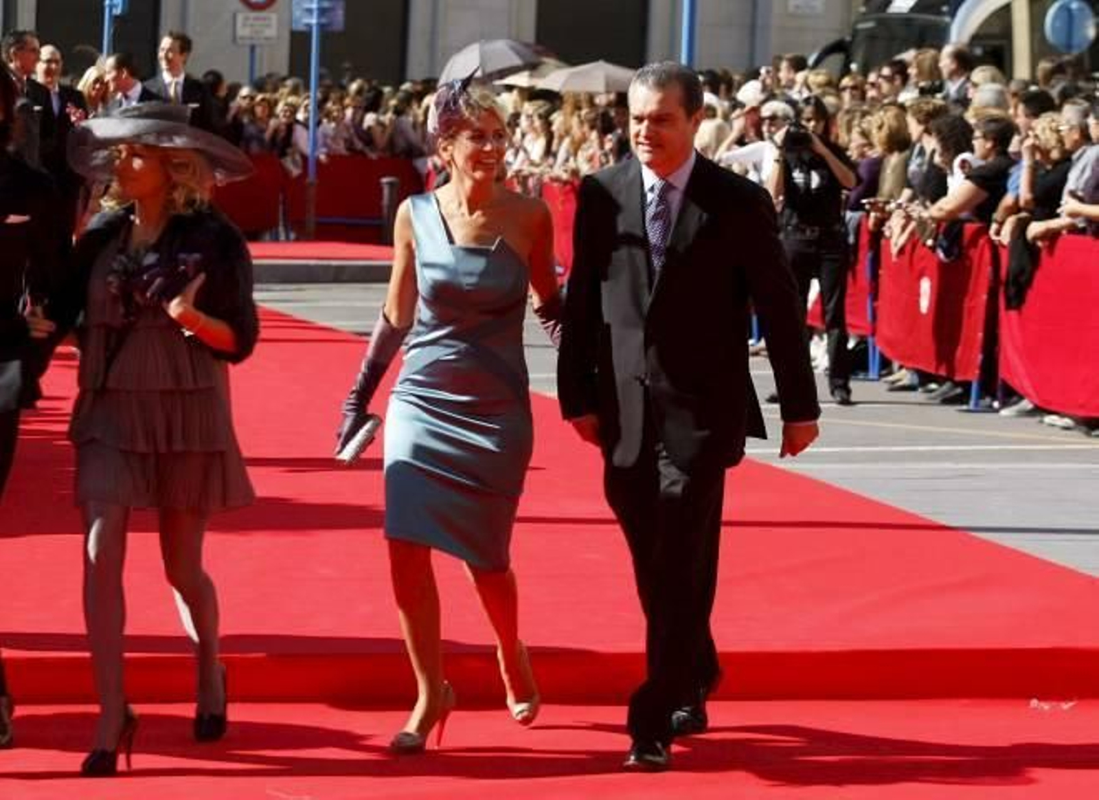 El presentador de televisión Ramón García acompañado por su mujer Patricia Cerezo