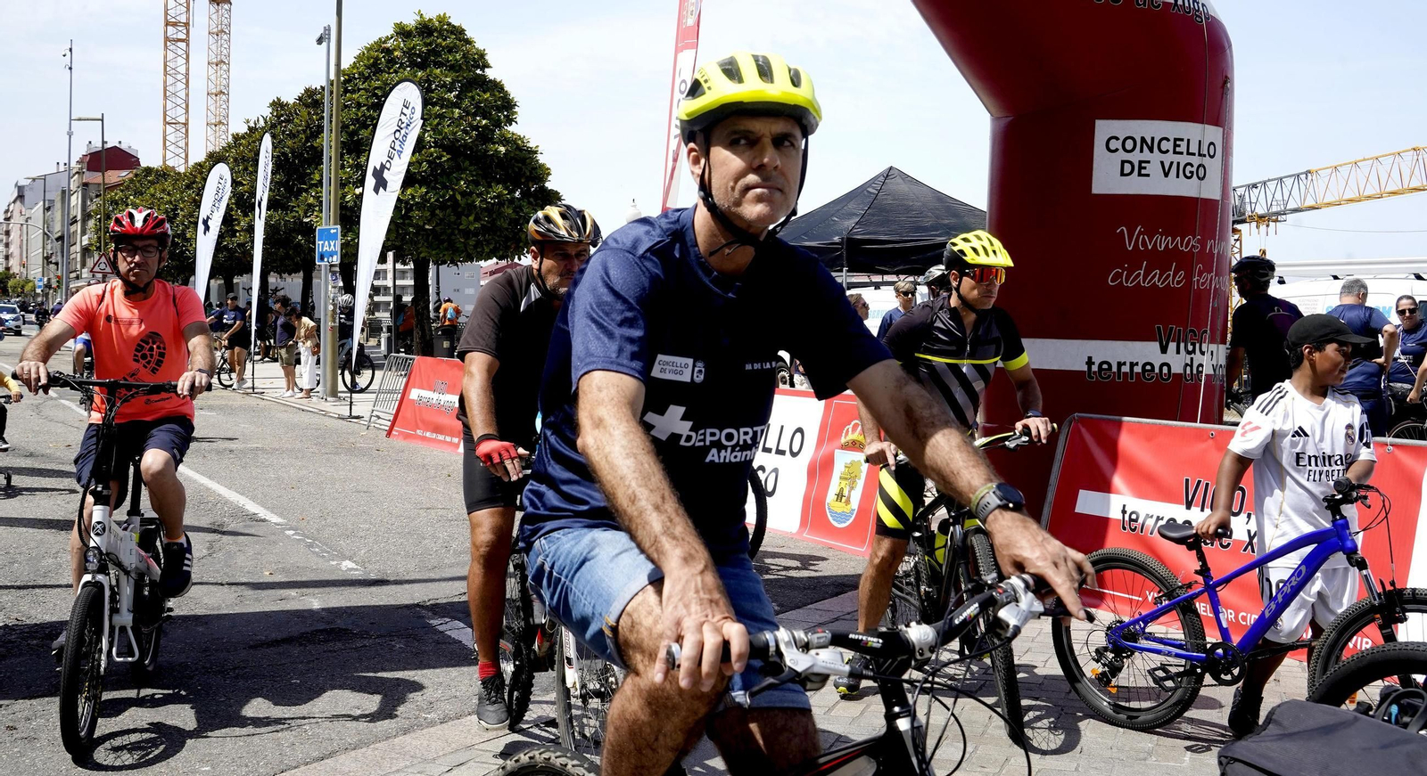 Galería | El ciclismo toma Vigo con la primera edición del Día de la Bici de Atlántico