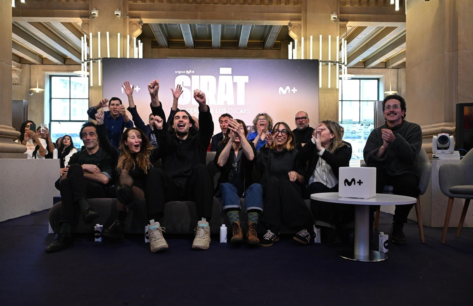 Celebración de Oliver Laxe y el equipo de 'Sirat' de las dos nominaciones a los Oscar 2026.