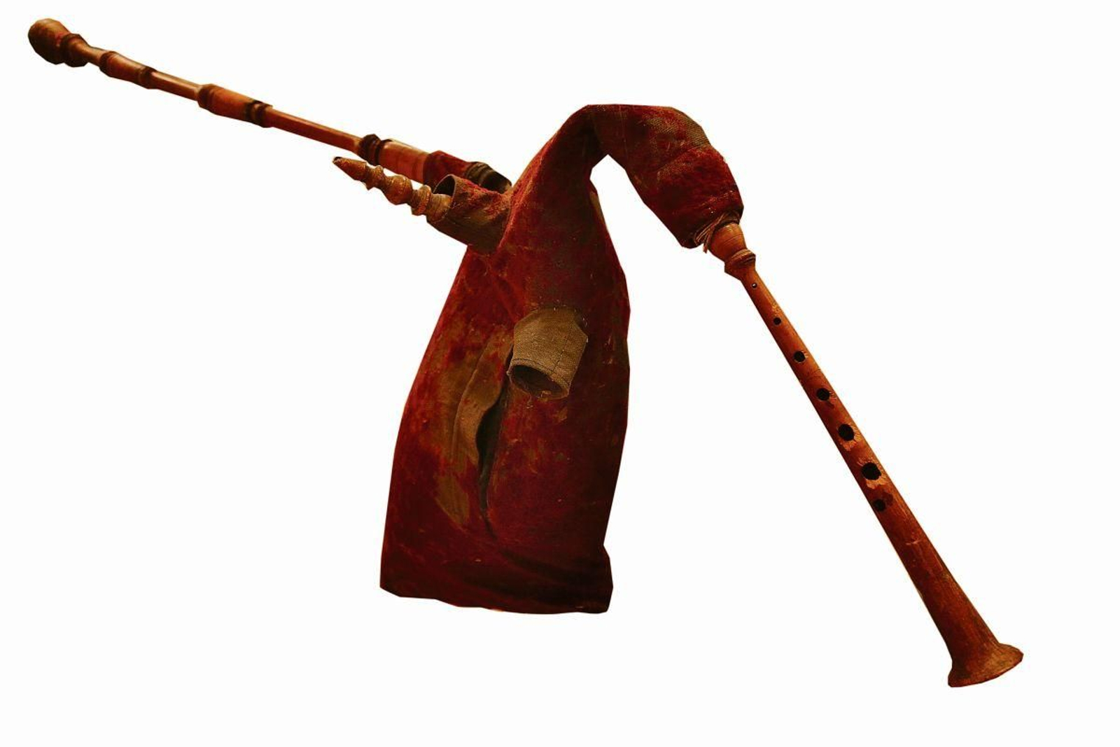 vireja  Aunque el fol de la gaita gallega suele ser redondo, en el Norte de Lugo de vez en cuando le dan esta original forma de pico.